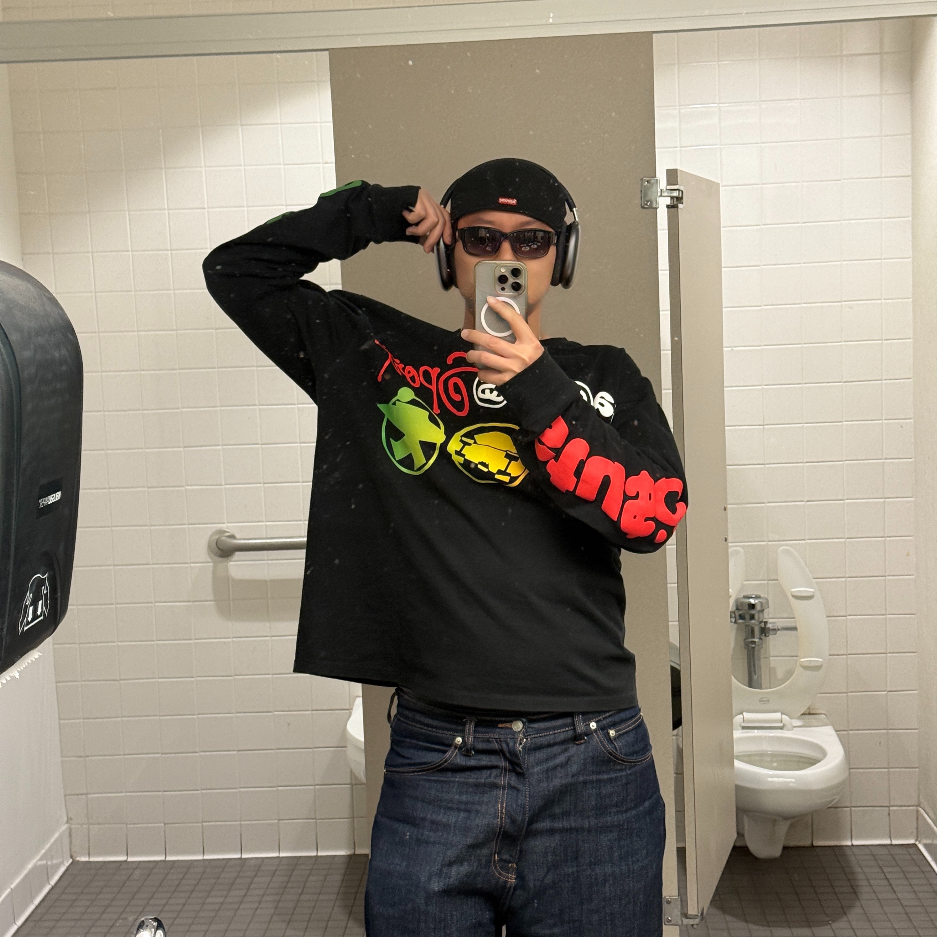 Supreme x New Era Screw Ball S Logo Black - 24FW, Stussy x Cactus Plant Flea Market Sport LS T-Shirt Black 착용 스타일