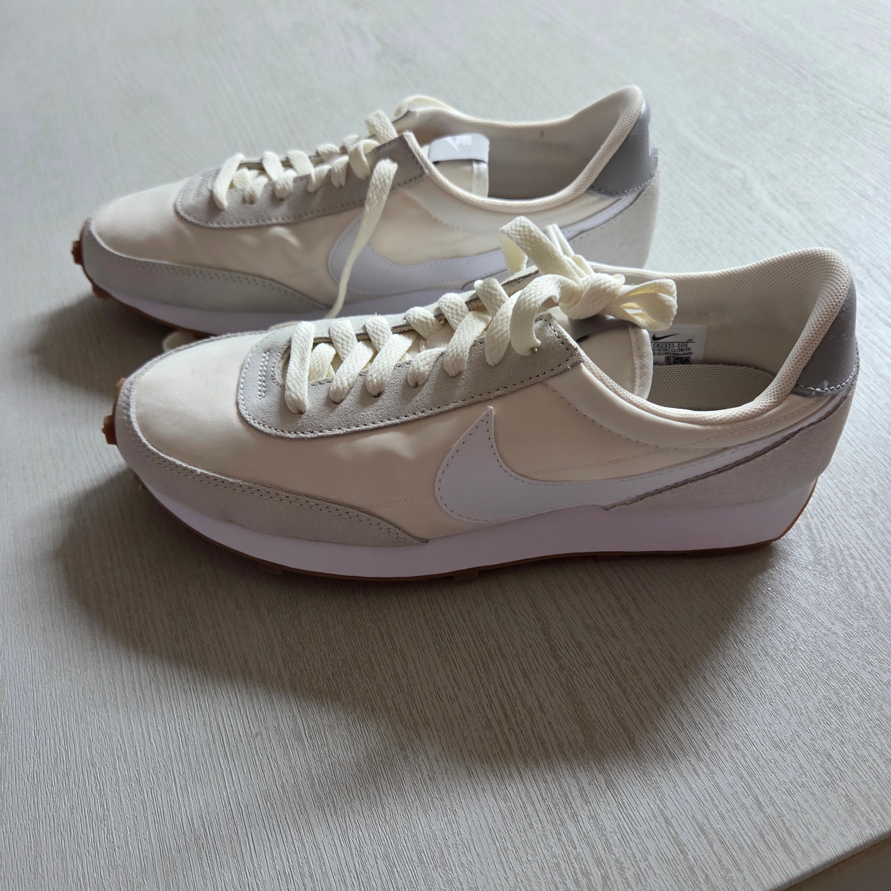 (W) Nike Daybreak Summit White 착용 스타일