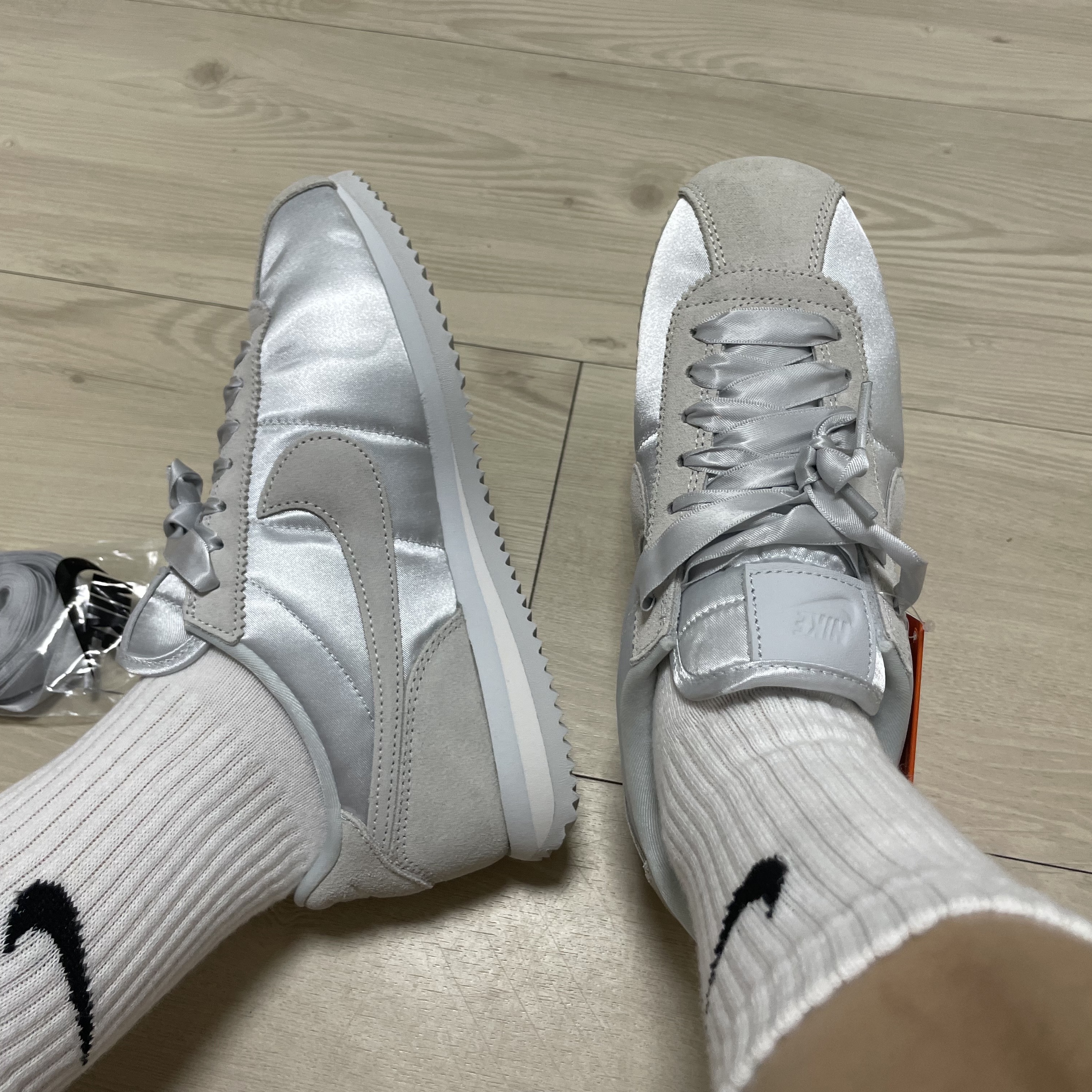 (W) Nike Cortez Textile White 착용 스타일 - 3