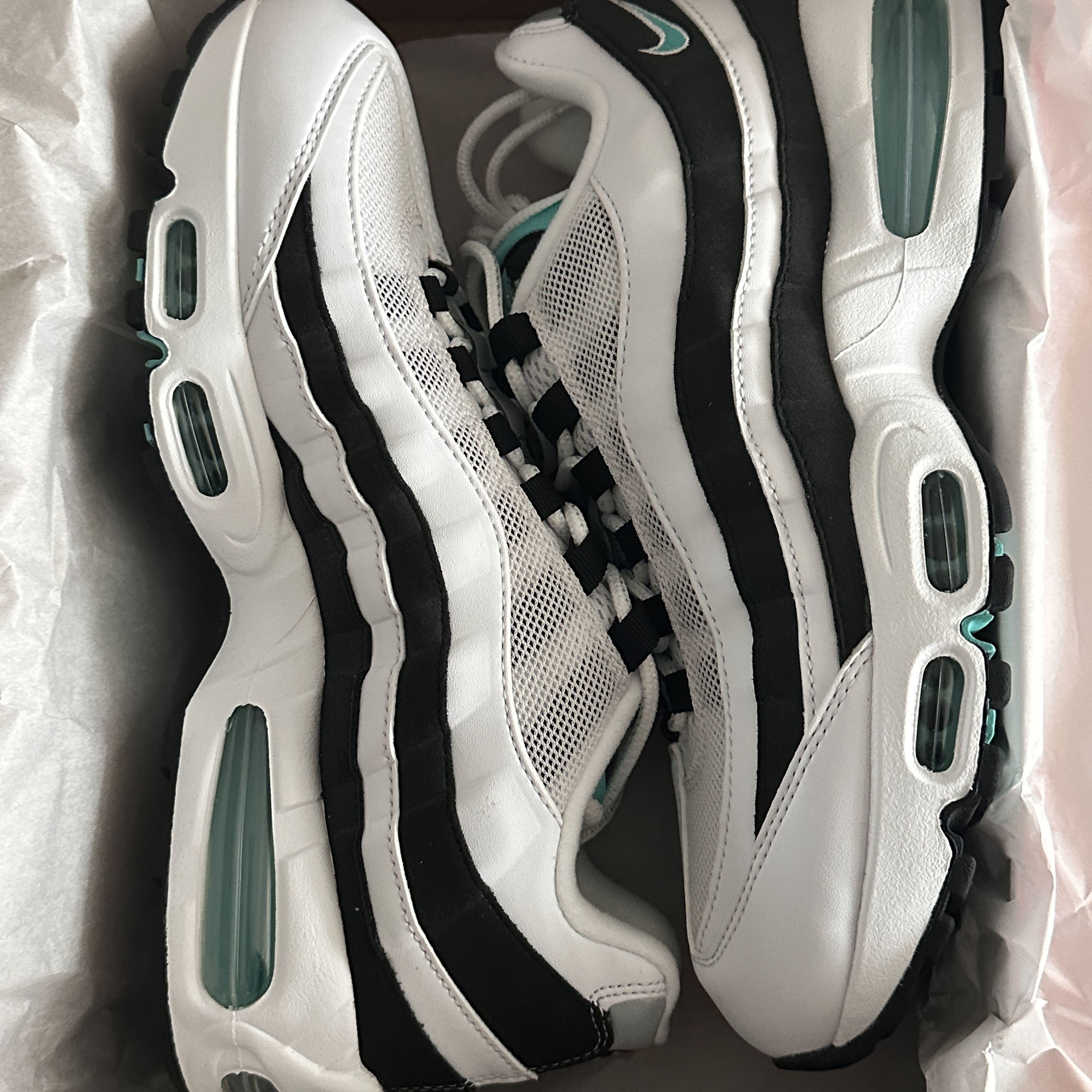 Nike Air Max 95 OG White and Black 착용 스타일