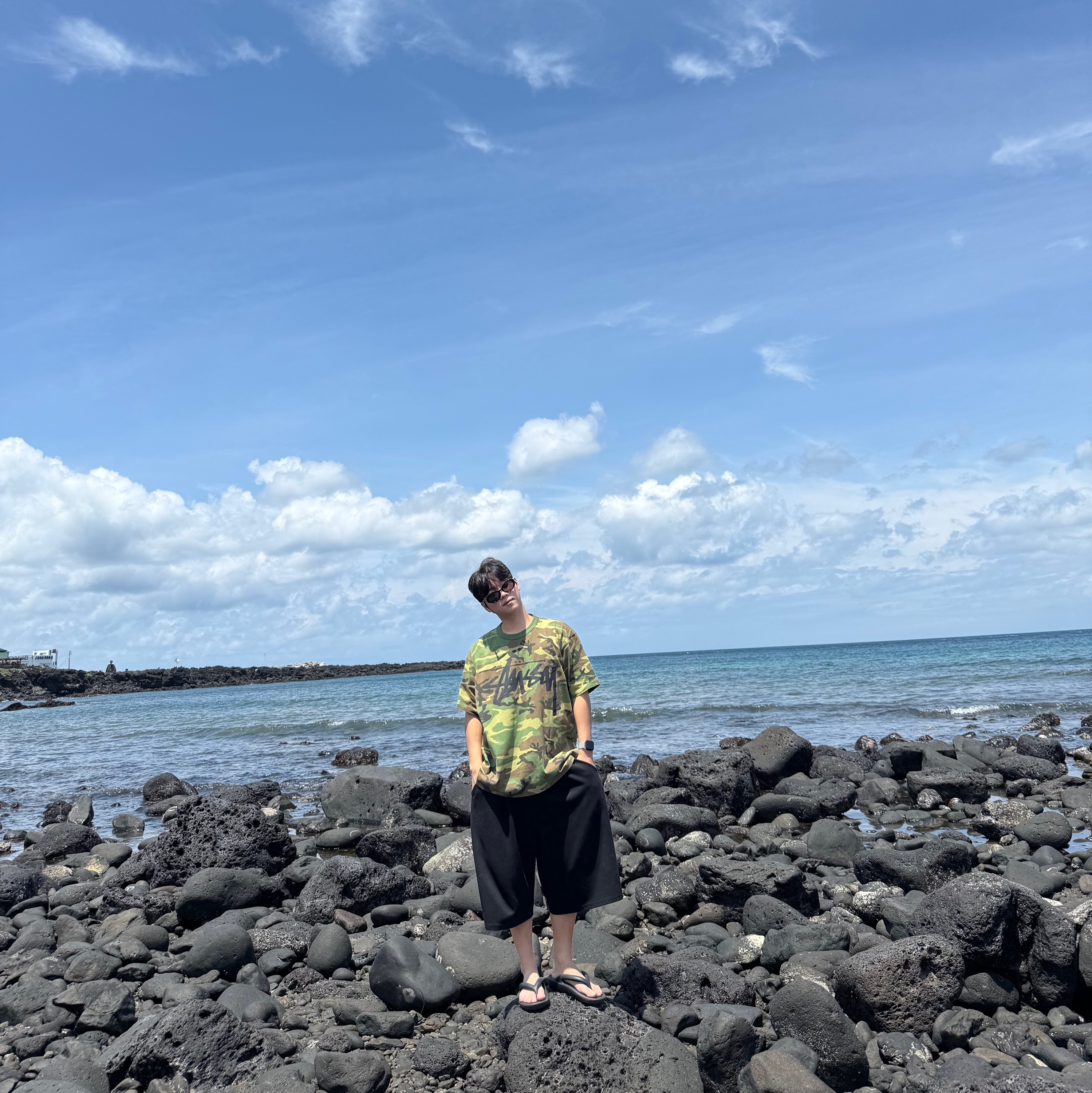 Stussy Stock Camo T-Shirt Camo Black 착용 스타일 - 1