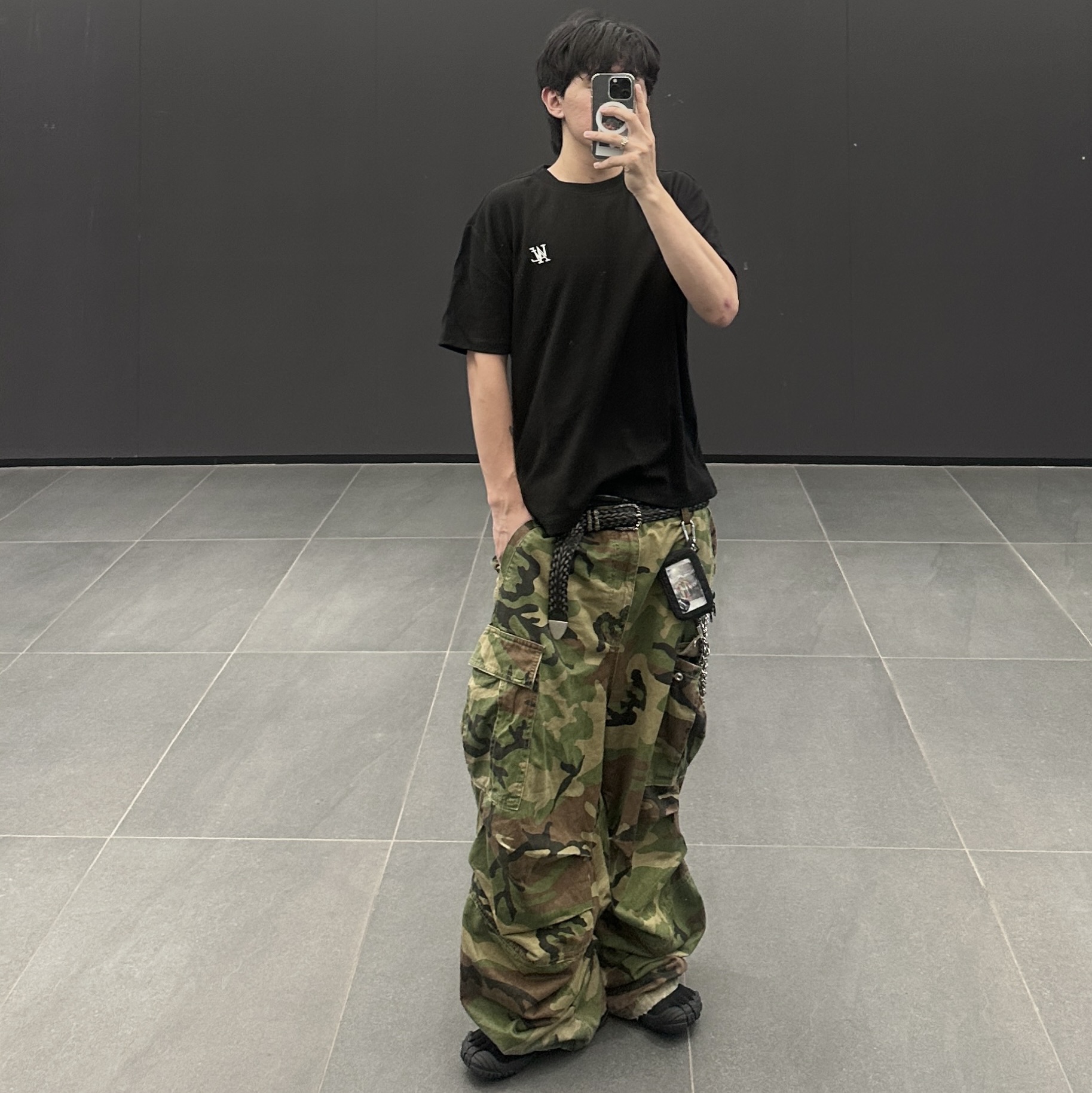 NOD Stone Washed Cargo Pants Camo, Balenciaga Toe Lace-Up Vibram Sneakers Black 착용 스타일 - 5