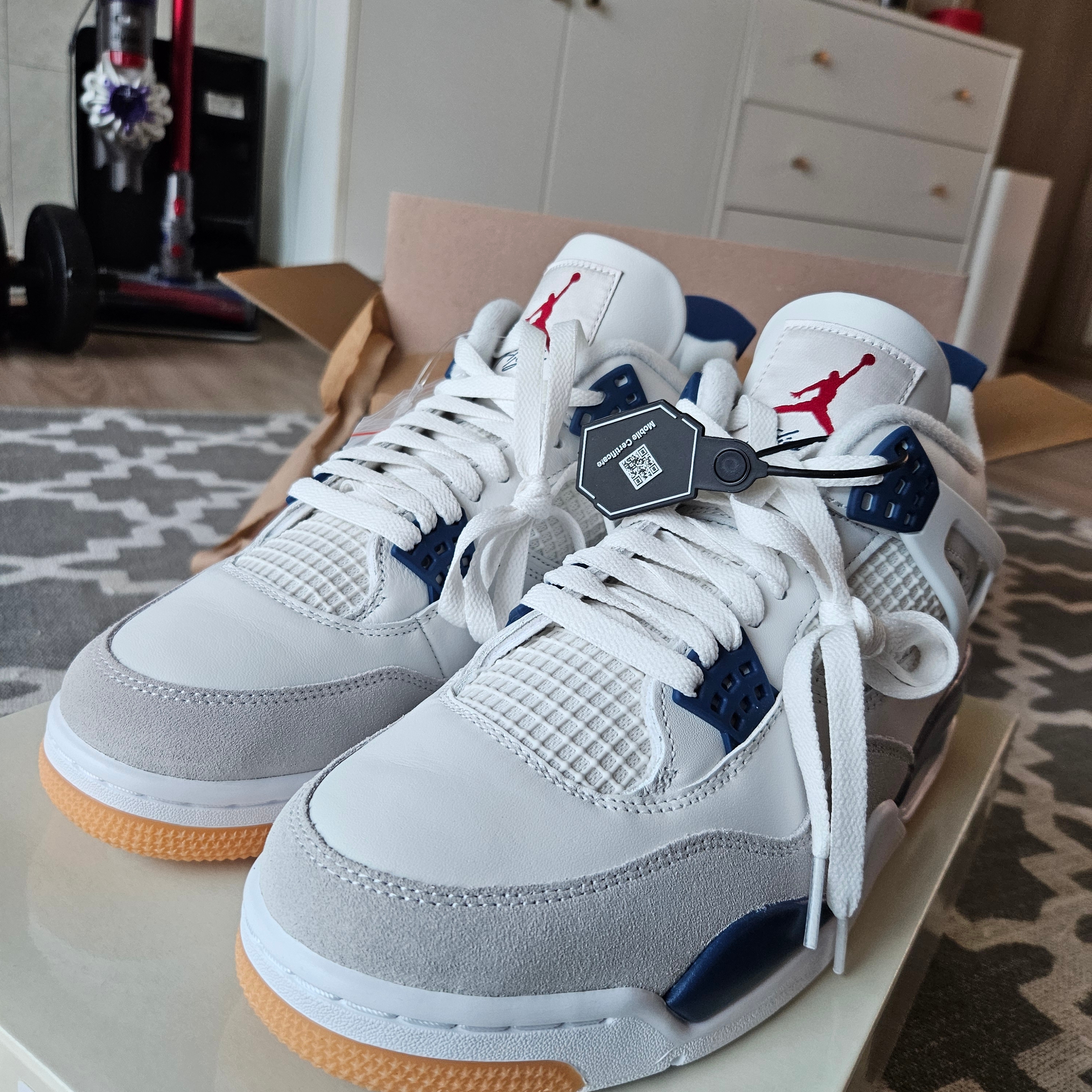 Jordan 4 x Nike SB Retro SP Navy 착용 스타일