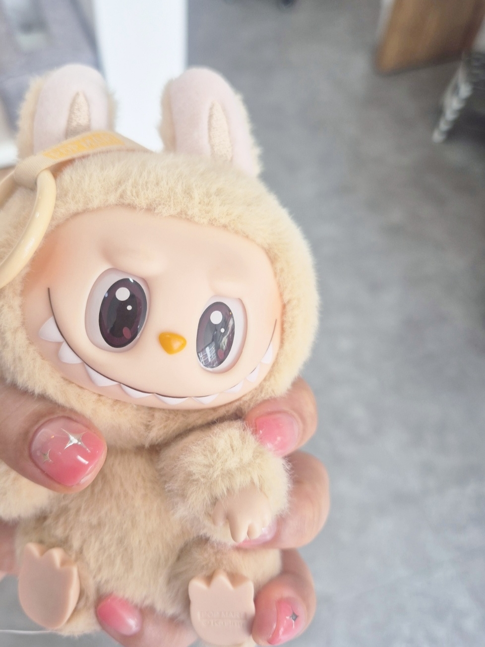 Pop Mart Labubu Let's Play Together Doll Series Baba Keyring (Opened Case) 착용 스타일