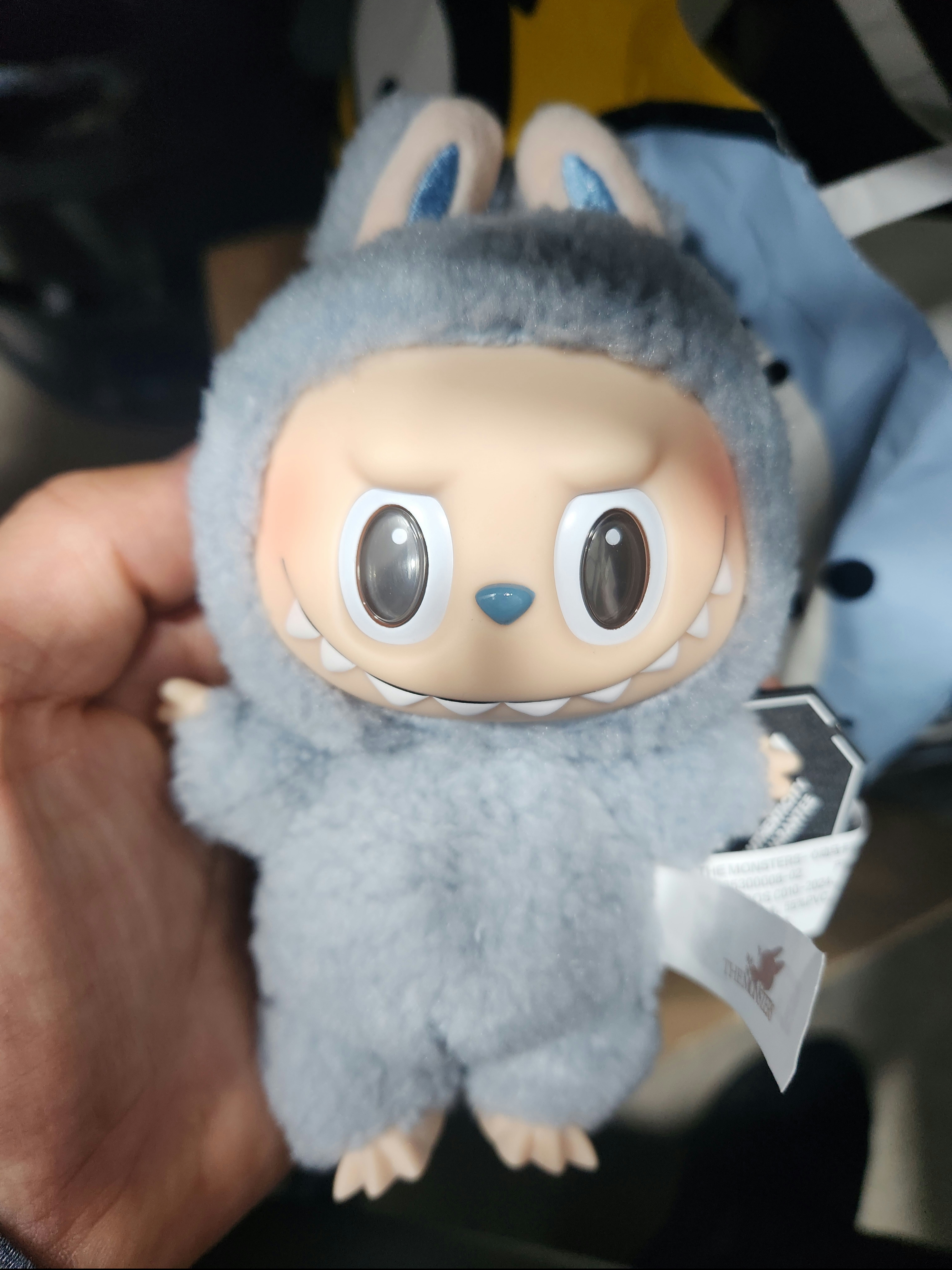 Pop Mart Labubu The Monsters Labubu Tasty Macarons Series Sea Salt Coconut Keyring (Opened Case) 착용 스타일 - 1