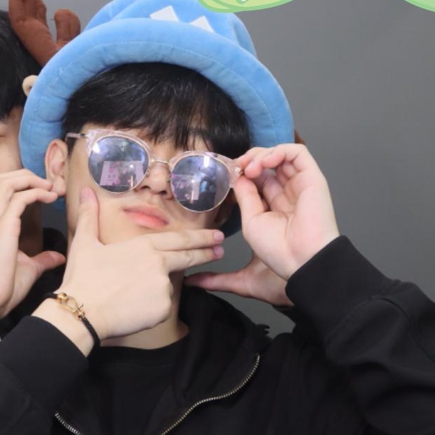 KREAM 프로필 이미지