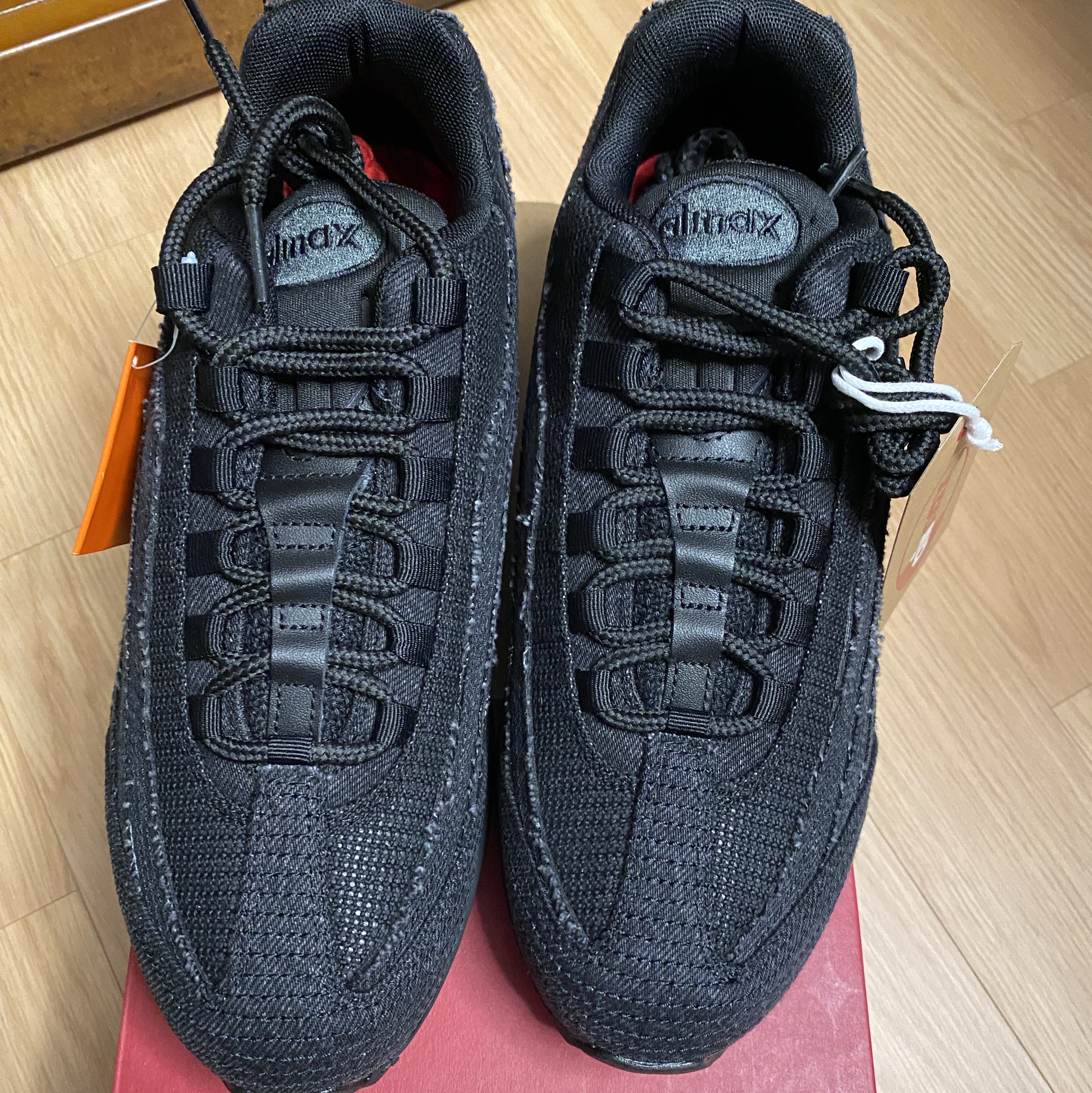 Nike x Levi's Air Max 95 Black 착용 스타일