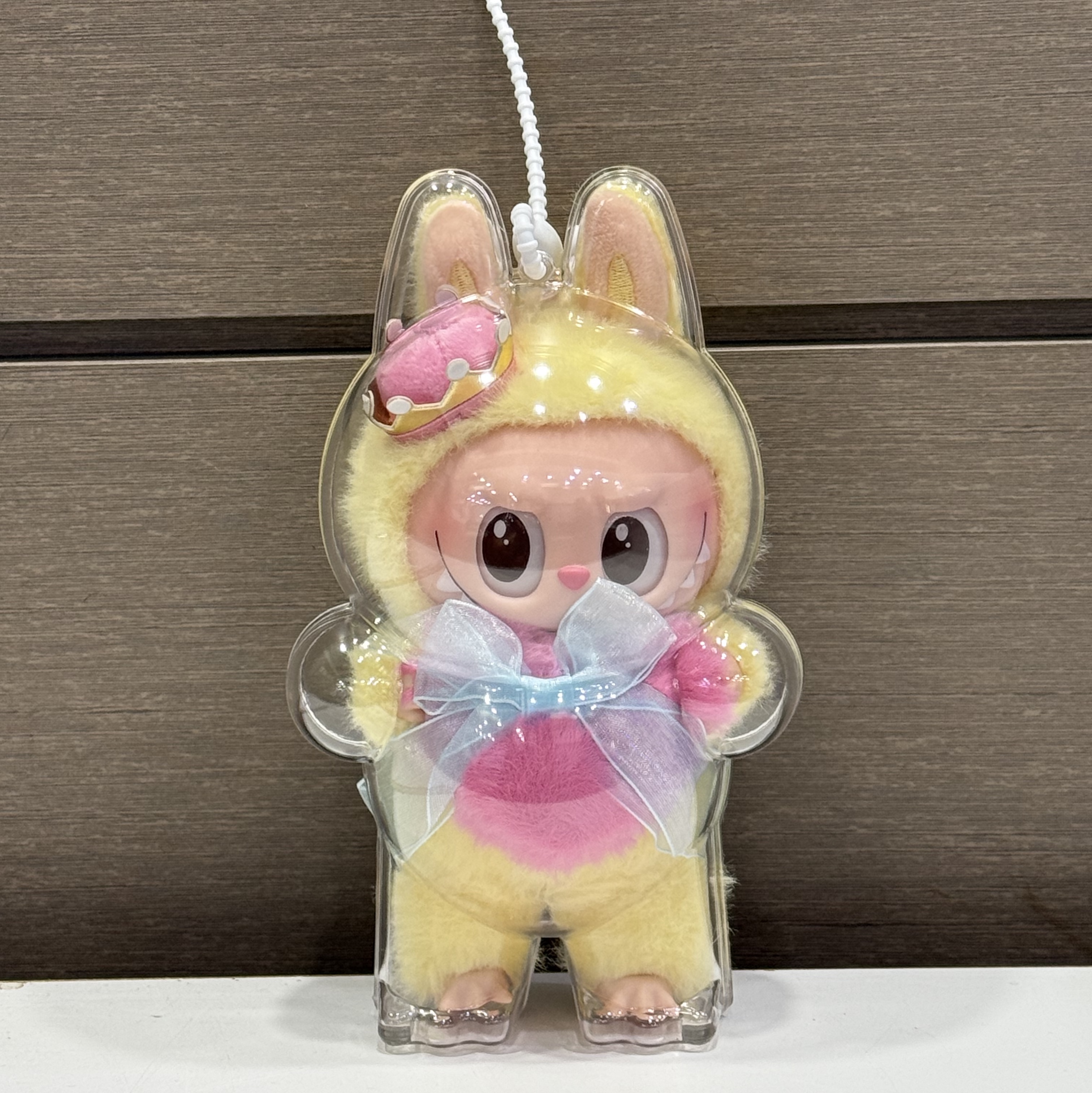 Pop Mart The Monsters Checkmate Series Plush Keyring 착용 스타일