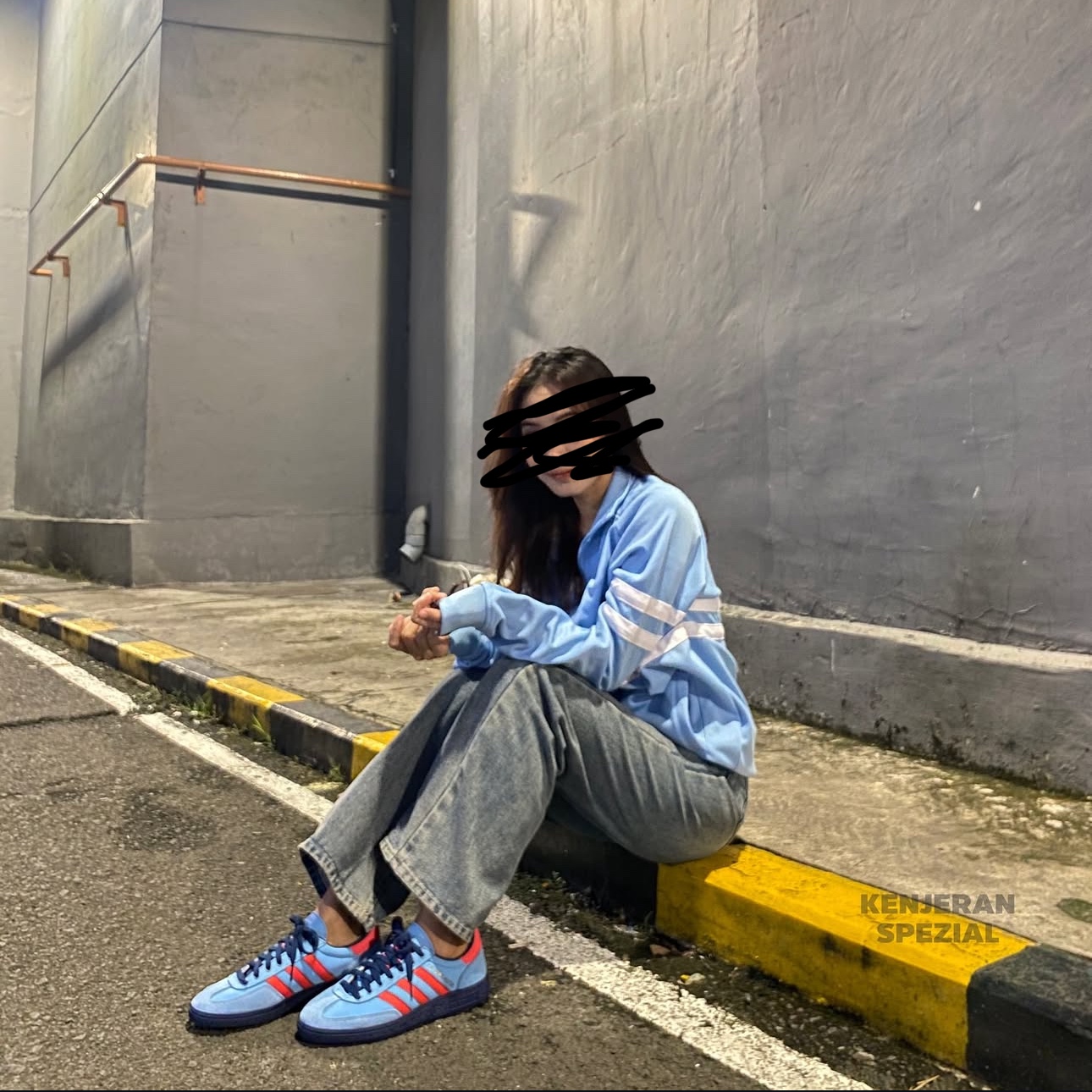 Adidas x C.P. Company Manchester Spezial Light Blue Bright Red 착용 스타일 - 1