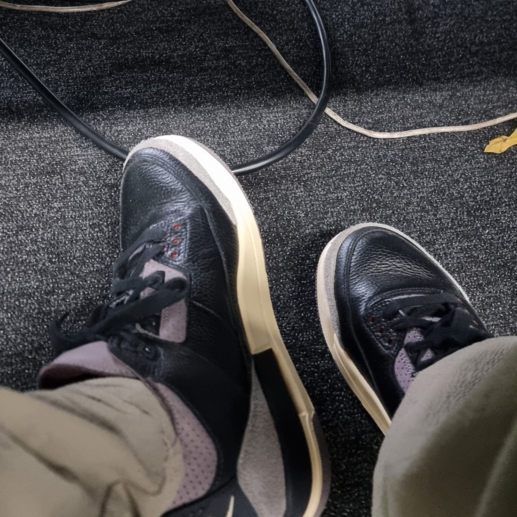 (W) Jordan 3 x A Ma Maniere Retro OG SP Black and Flat Pewter 착용 스타일