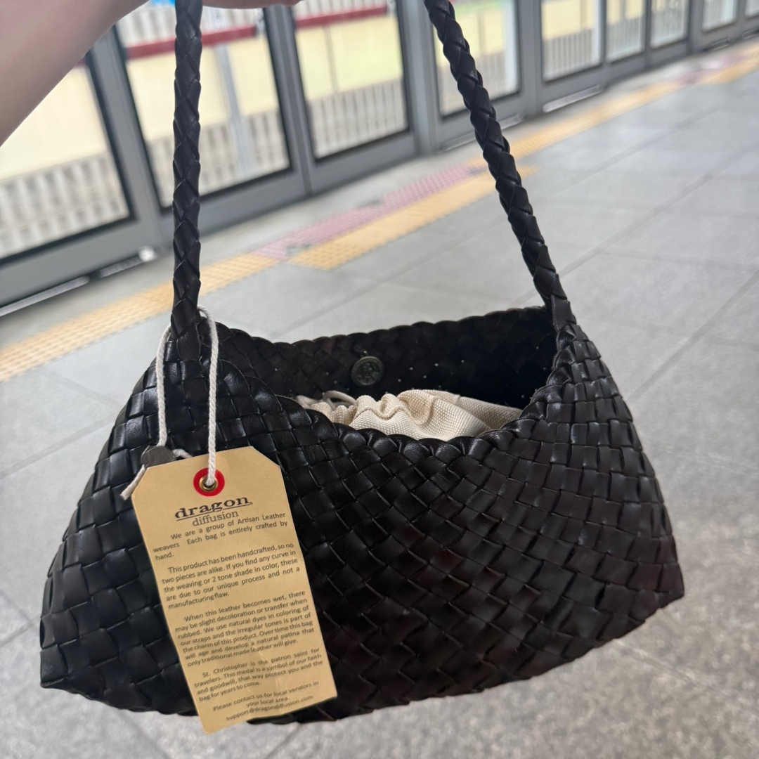 Dragon Diffusion Rosanna Dark Brown 착용 스타일