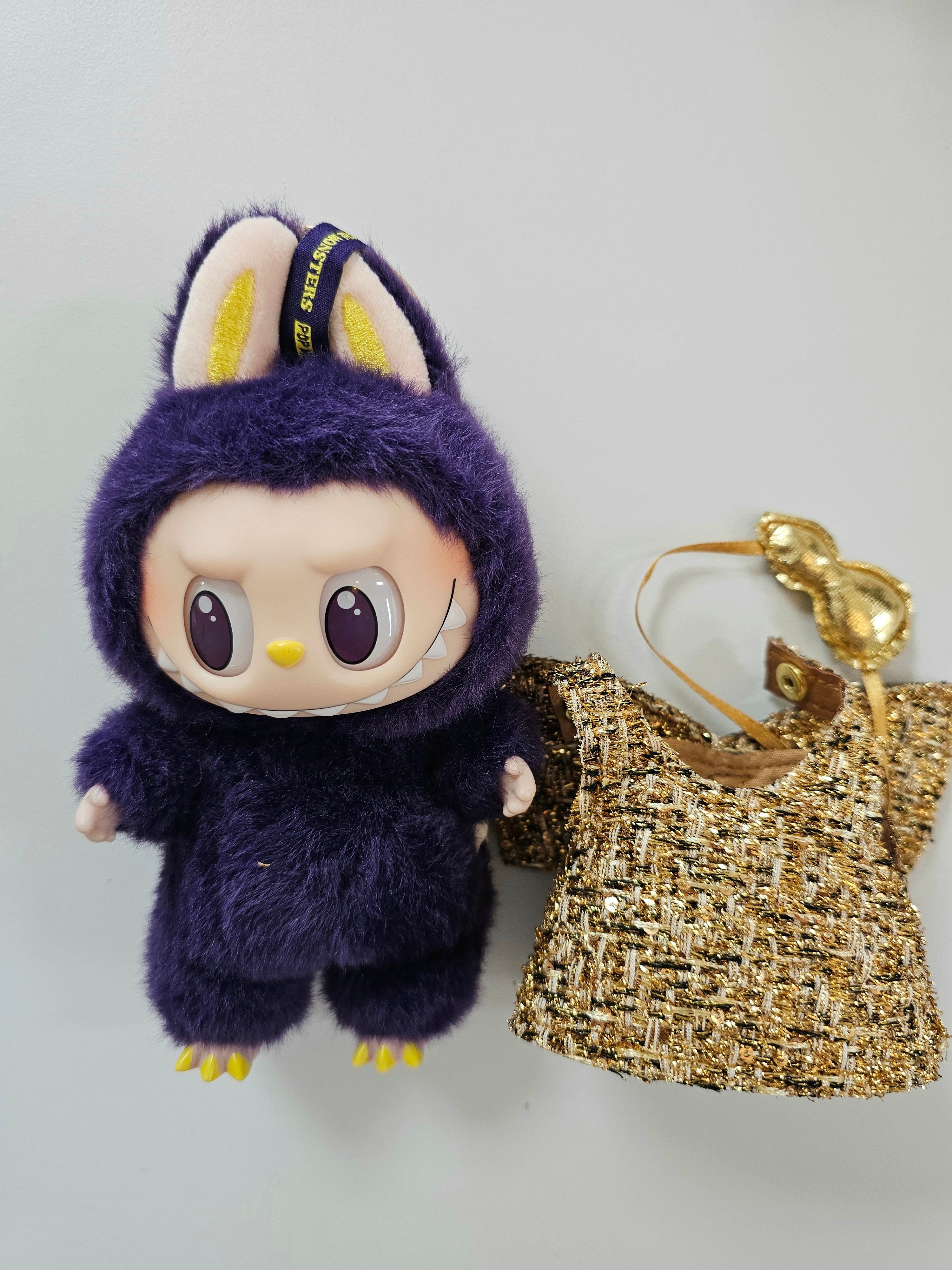 Pop Mart Labubu x Pronounce Lucky Fairy Toy Keyring 착용 스타일 - 1