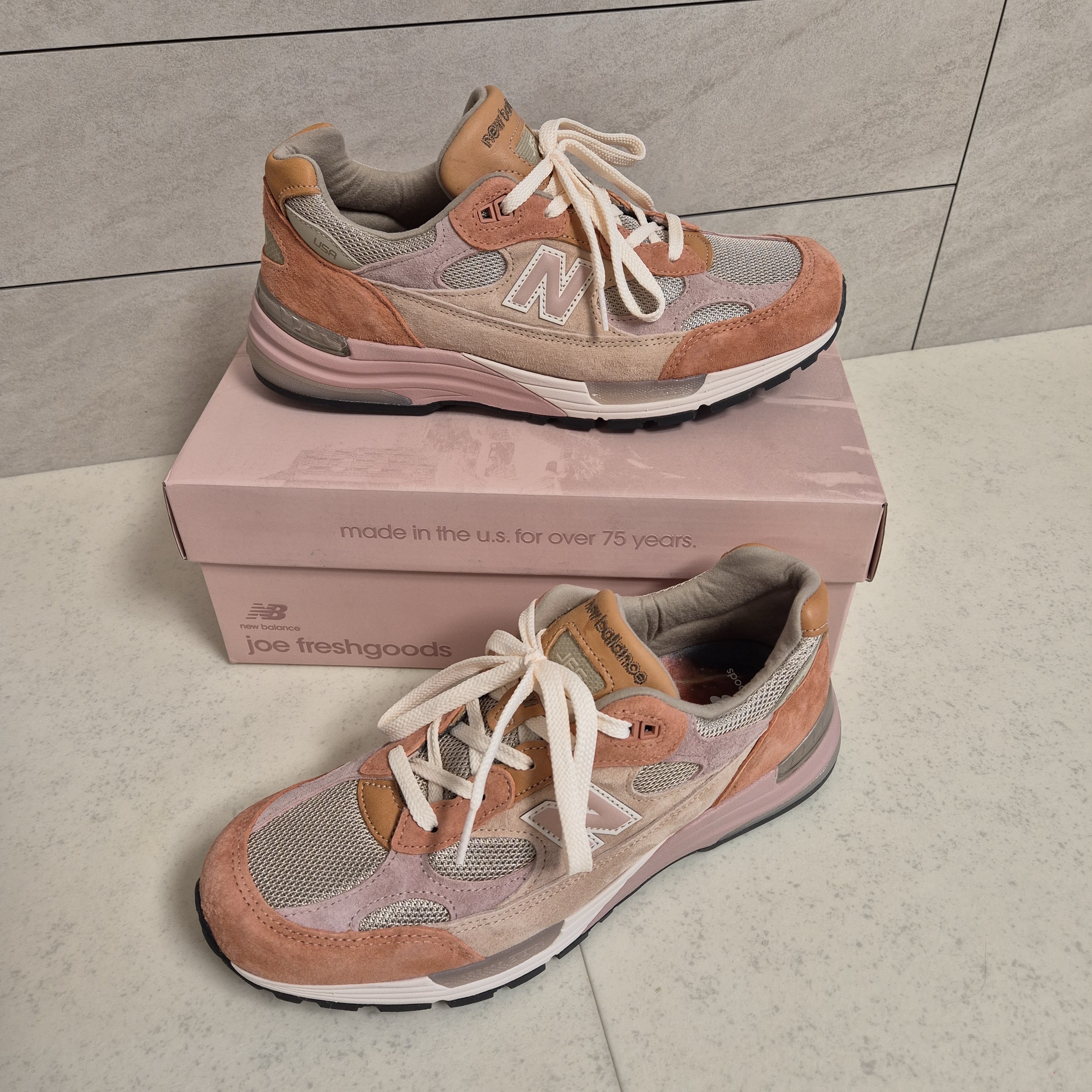 New Balance x Joe Freshgoods 992 Made in USA Aged Well 착용 스타일 - 2