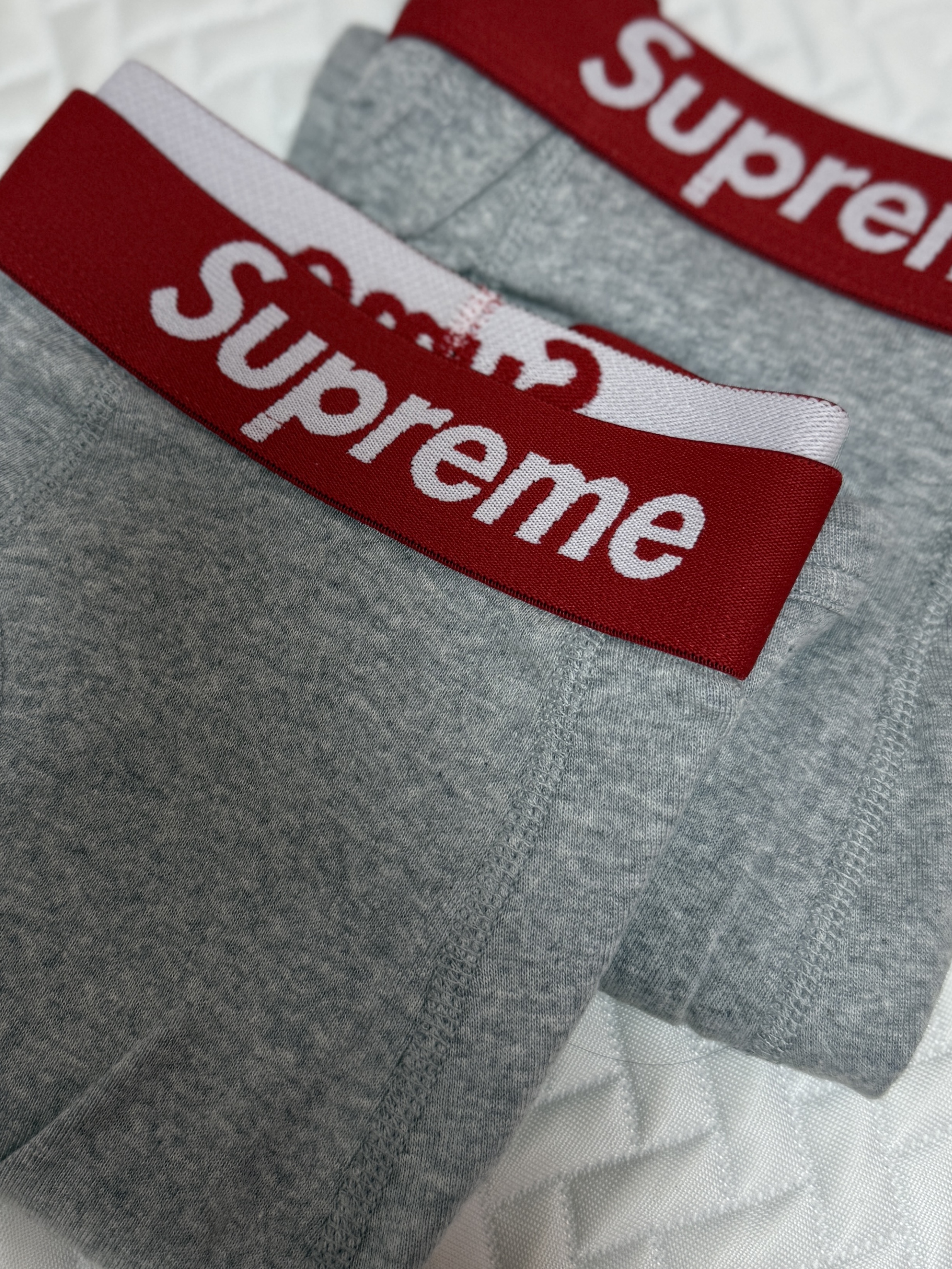 Supreme Hanes Boxer Briefs Heather Grey (2 Pack) 착용 스타일 - 1