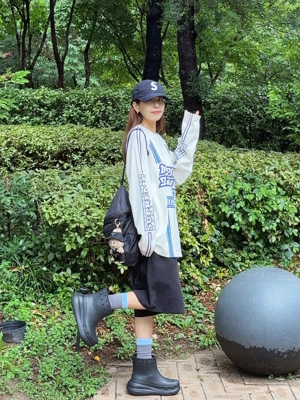 Supreme Seersucker S Logo 6-Panel Black - 24SS, Supreme x Hysteric Glamour Mesh L/S Top White - 24FW 착용 스타일 - 3