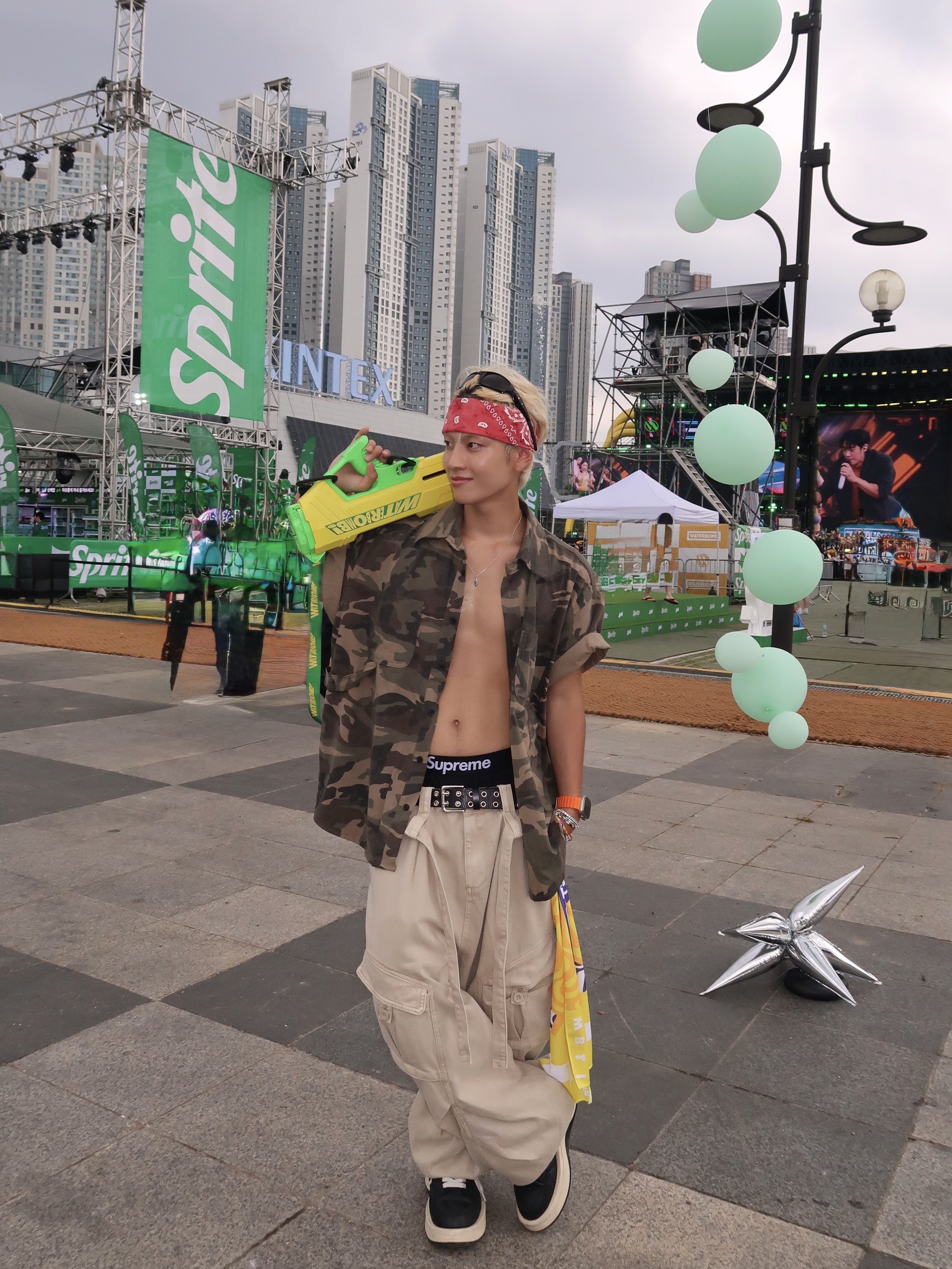 Converse x Drkshdw Turbowpn Black Cream, Supreme Hanes Boxer Briefs Black (4 Pack) 착용 스타일 - 2