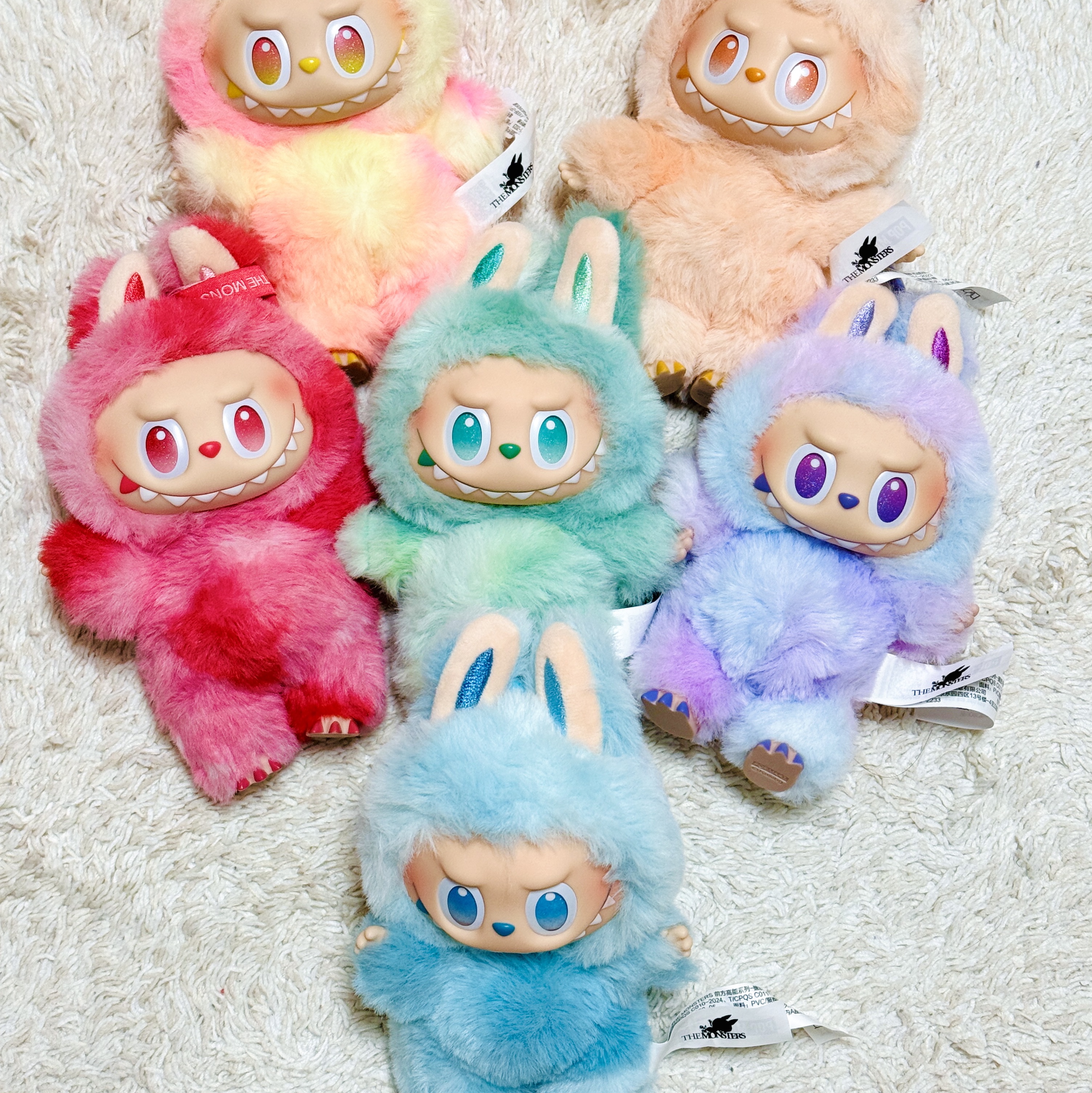 Pop Mart Labubu The Monsters Highlight Series Sealed Case (6 Blind Boxes) 착용 스타일