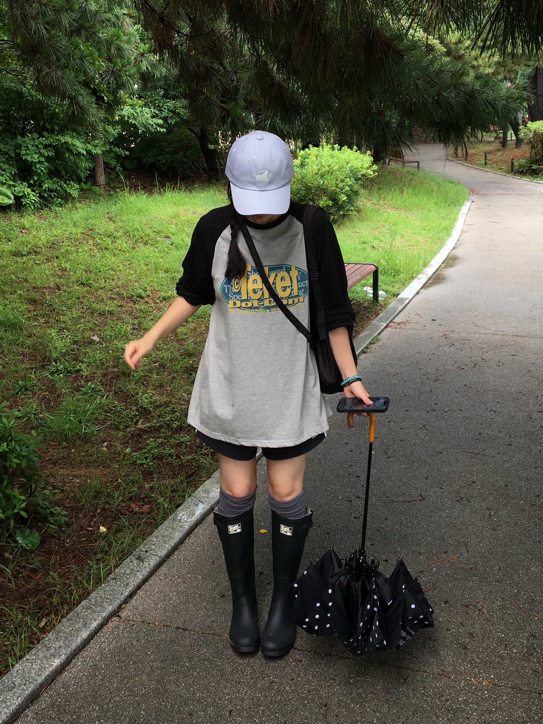 (W) Adidas 3-Stripes Woven Shorts Black - KR Sizing, (W) Rockfishweatherwear Original Long Rain Boots Black 착용 스타일 - 1