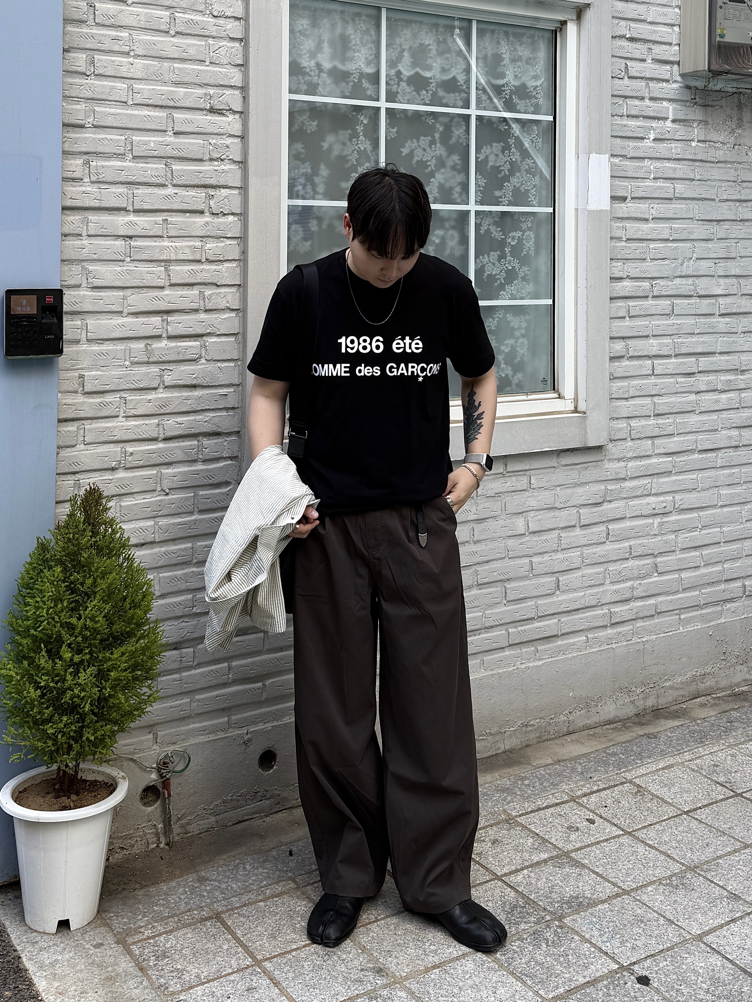 Maison Margiela Slip-On Tabi Shoes Black, Apple Watch SE 2024 40mm GPS Silver Aluminium Case with Sport Band S/M Denim (Korean Ver.) 착용 스타일 - 4