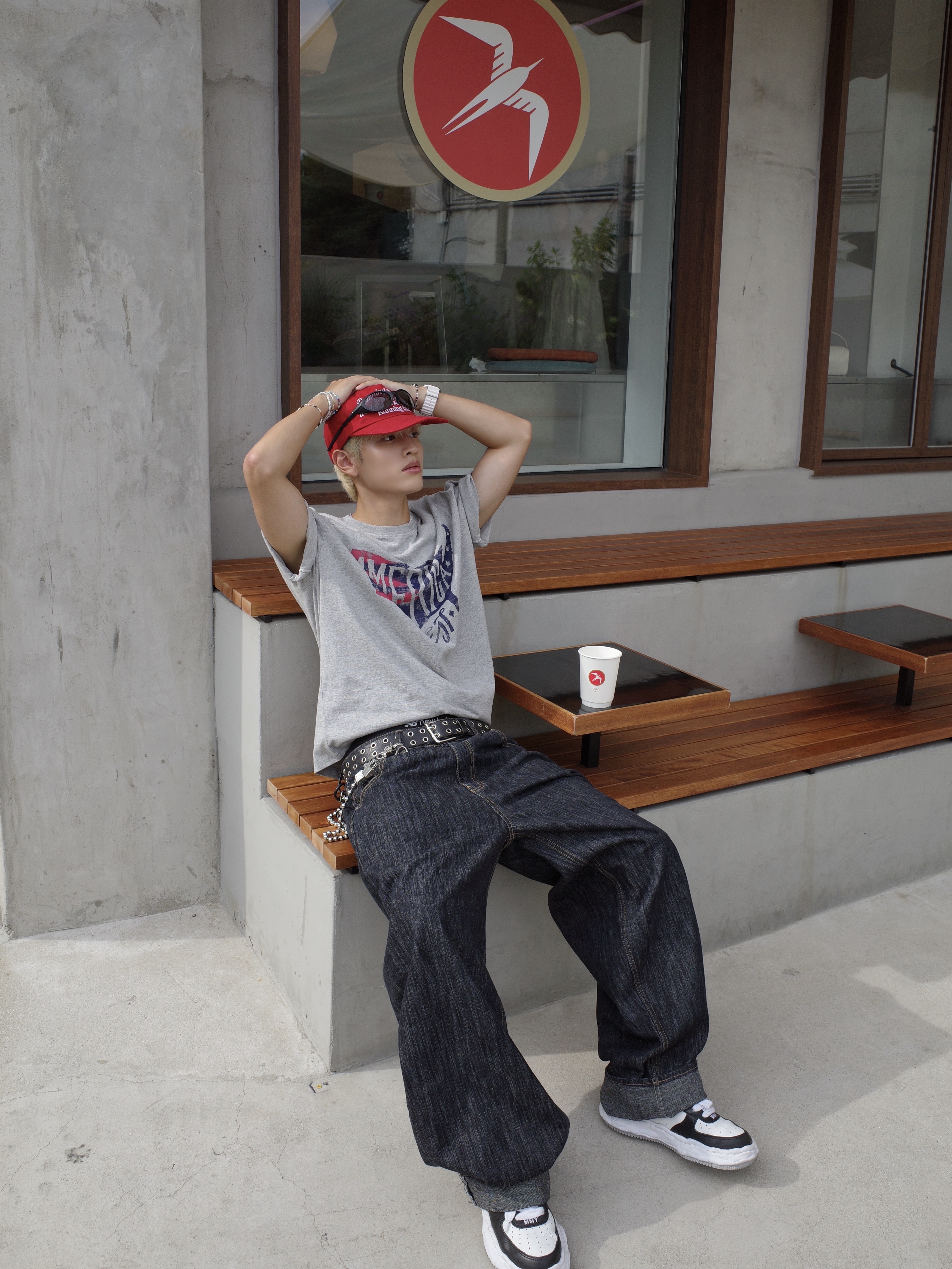Maison Mihara Yasuhiro Wayne OG Sole Leather Low-top Sneakers Black White, Oakley Eye Jacket Redux Matte Black Frame Prizm Grey Lenses High Bridge Fit 착용 스타일 - 1
