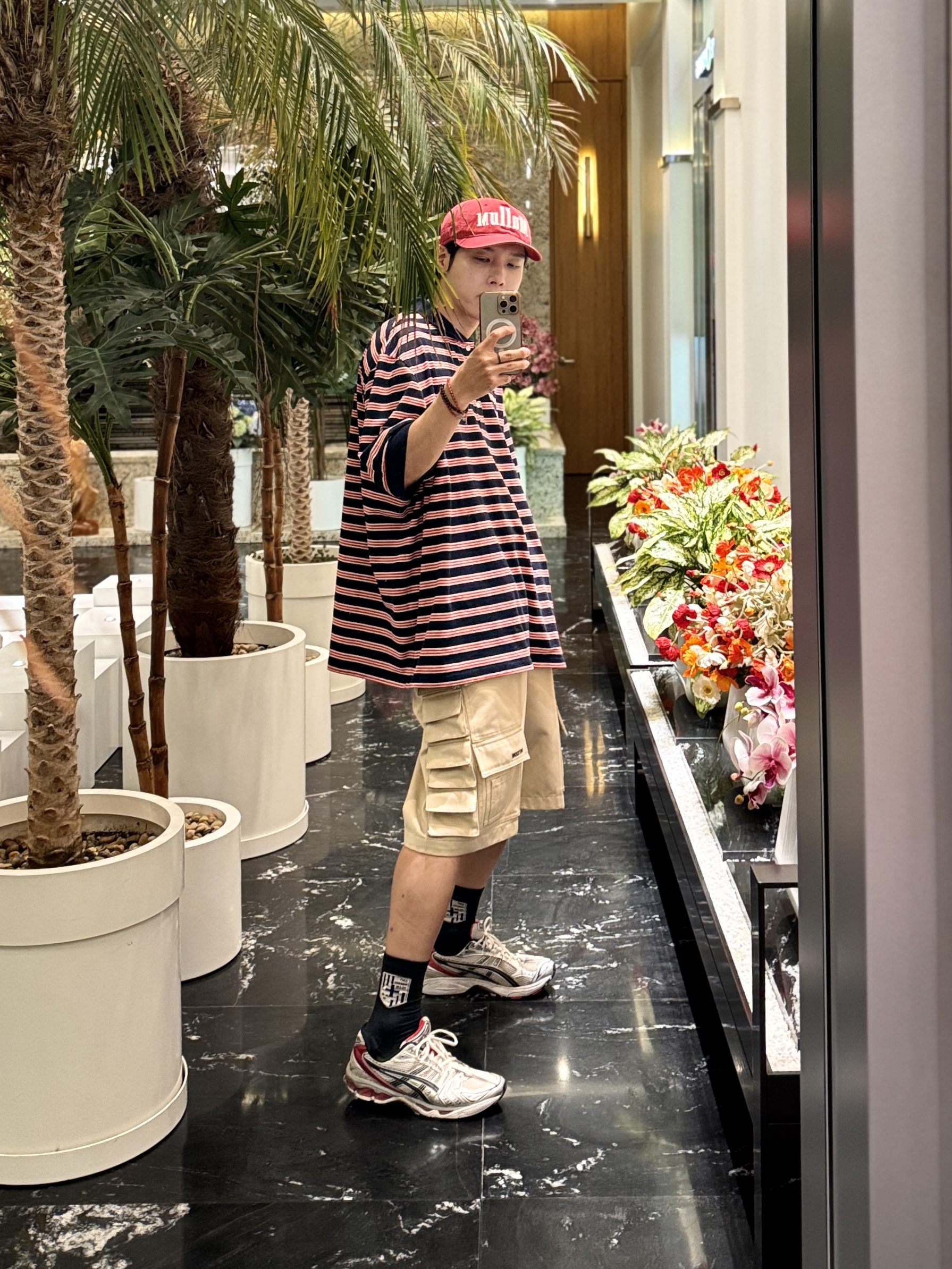 MJD Oversized Stripe Polo, Asics Gel-Kayano 14 White Classic Red 착용 스타일 - 2