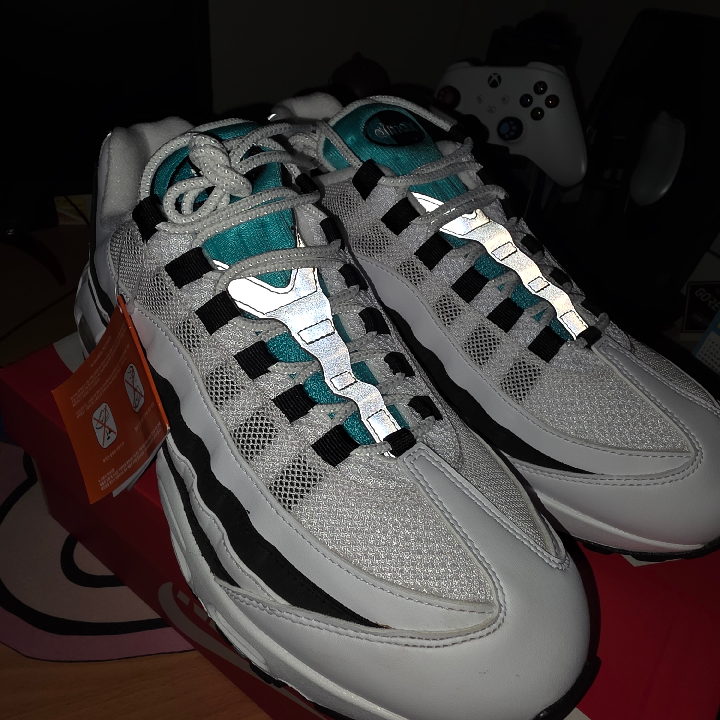 Nike Air Max 95 OG White and Black 착용 스타일 - 2