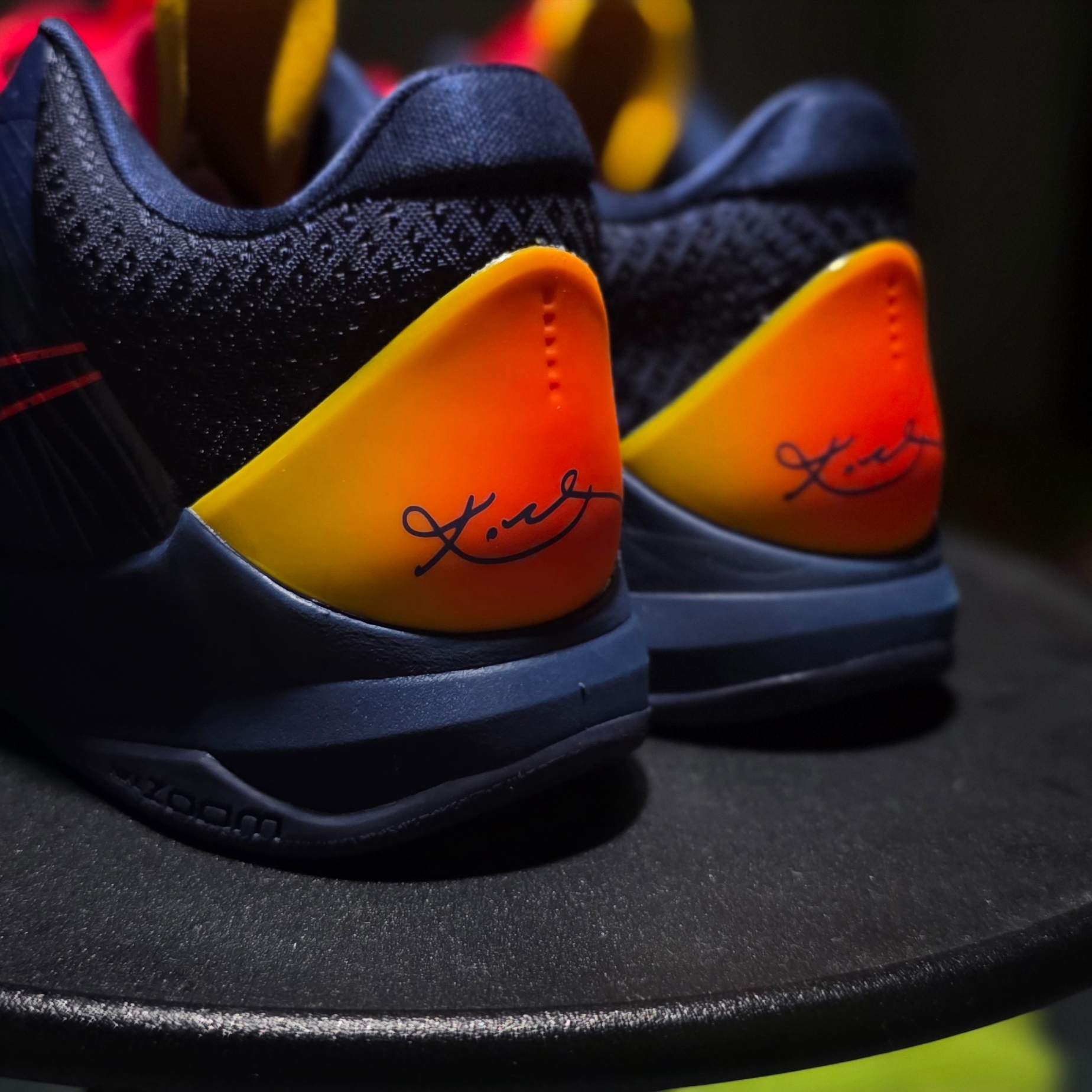 Nike Kobe 5 Protro Midnight Navy Bright Crimson 착용 스타일 - 3
