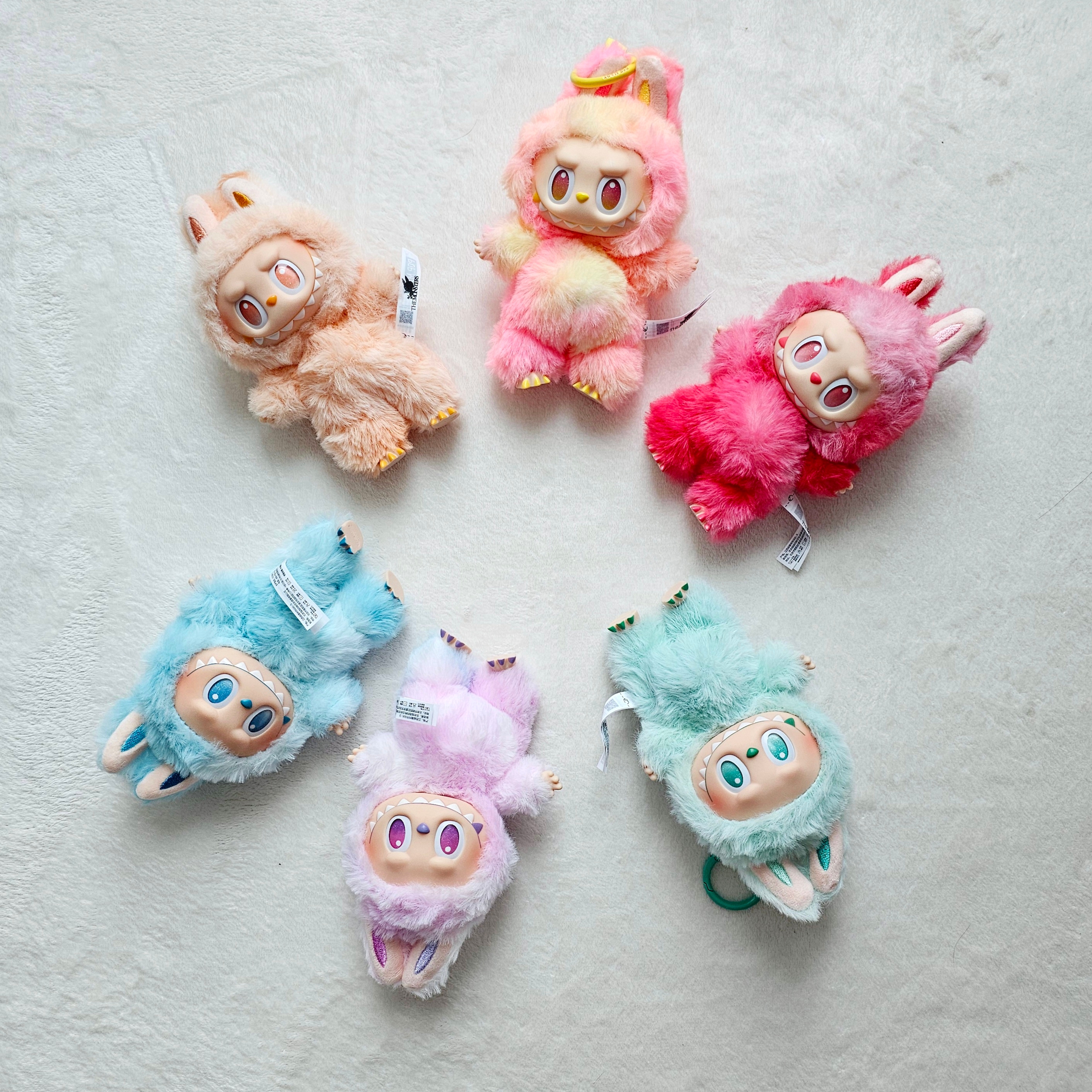 Pop Mart Labubu The Monsters Highlight Series Sealed Case (6 Blind Boxes) 착용 스타일