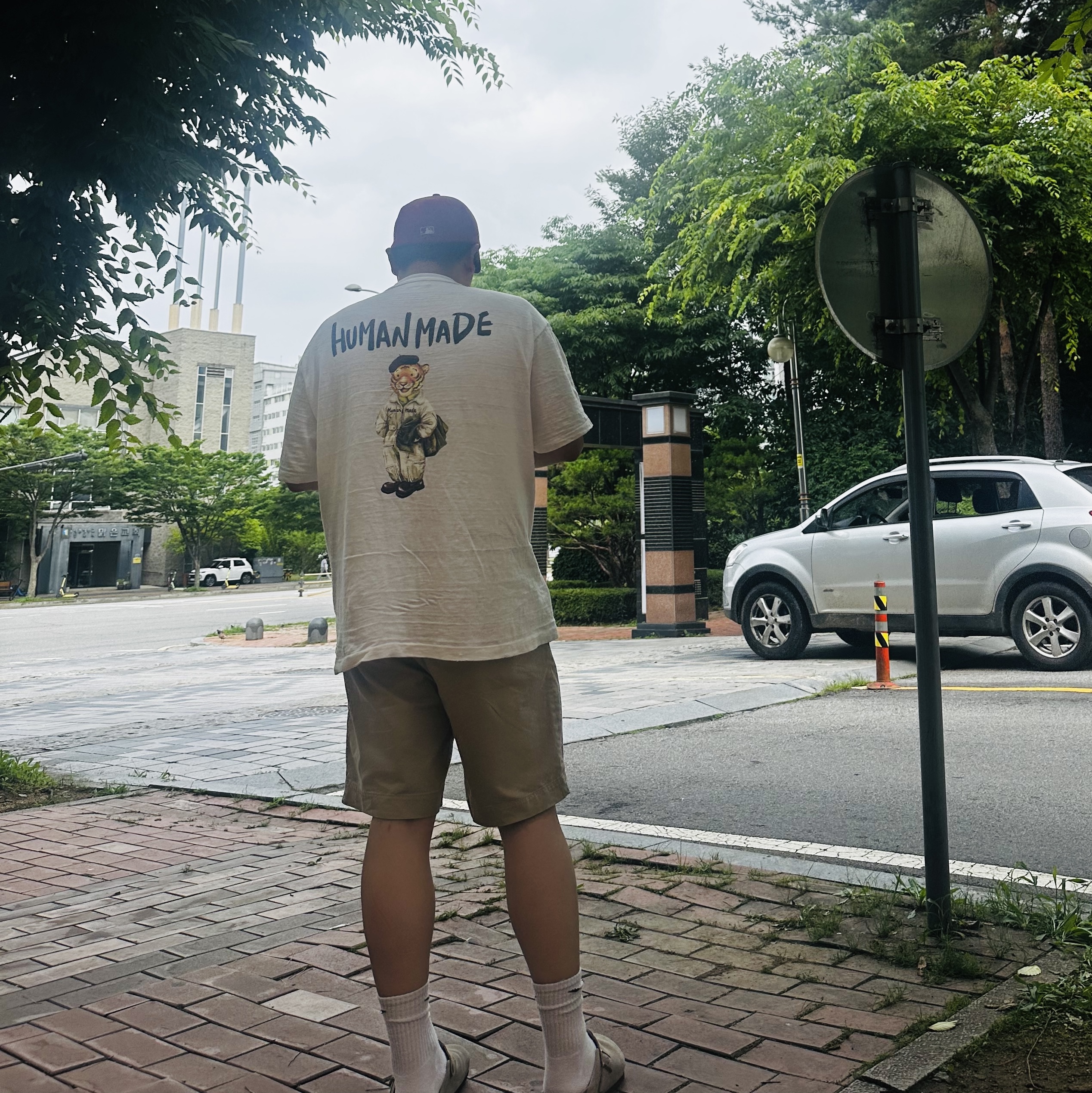 Human Made Graphic T-Shirt White, Birkenstock Boston Soft Footbed Taupe - Regular 착용 스타일