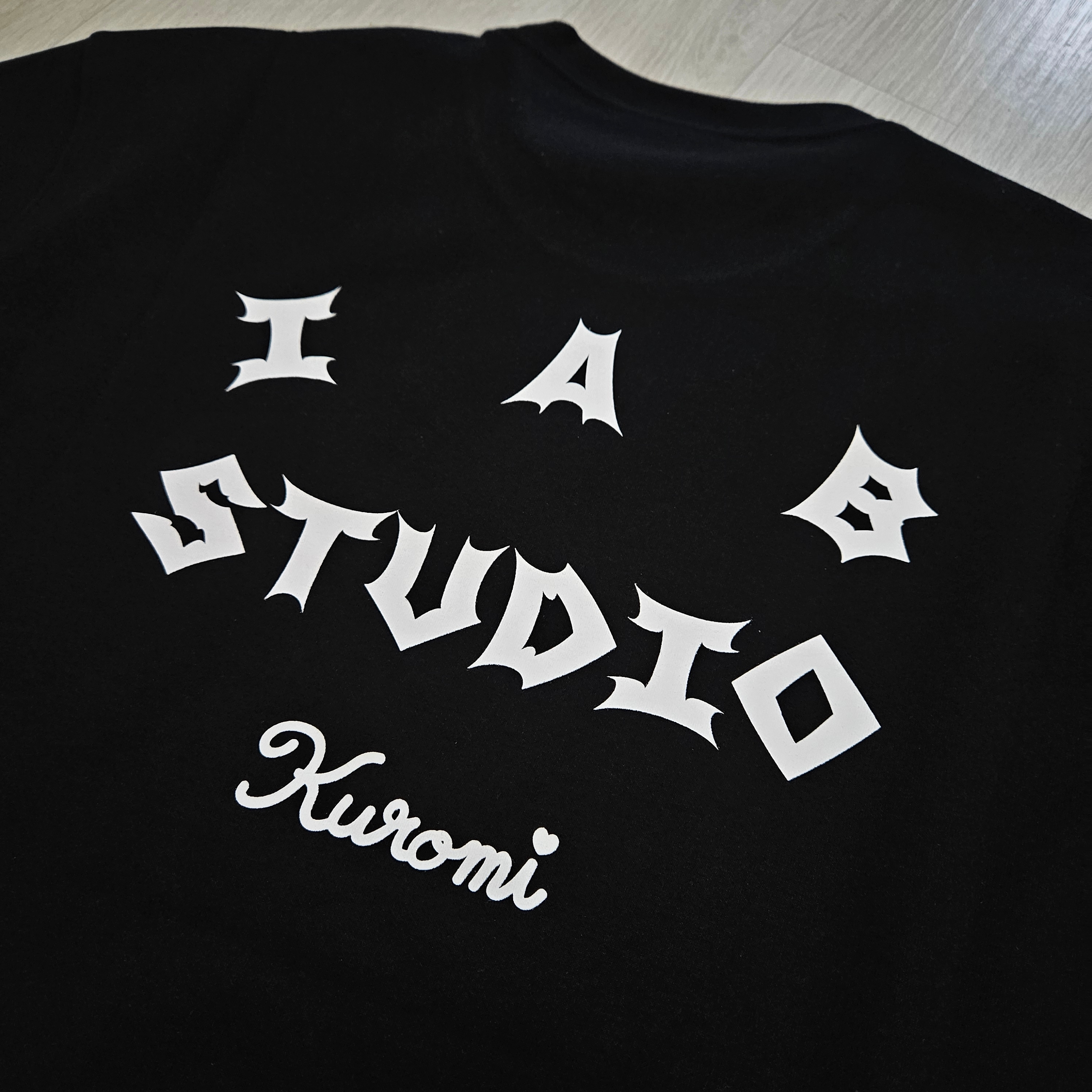IAB Studio Kuromi T-shirts Black White 착용 스타일 - 1
