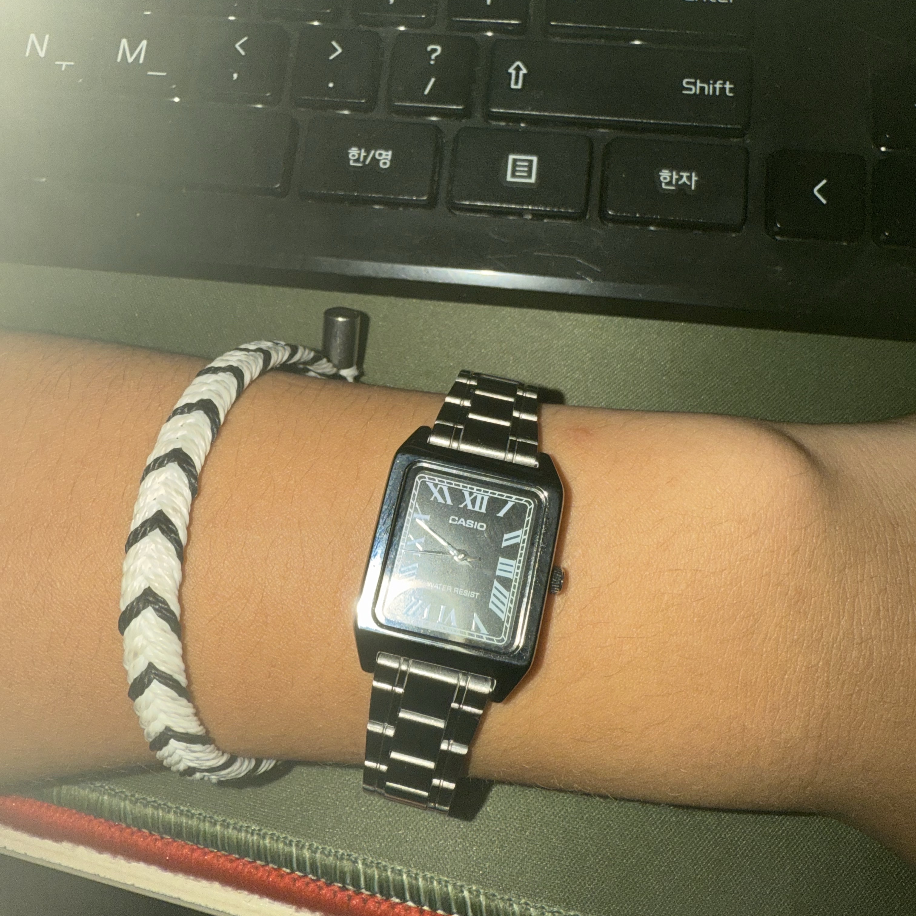 Casio LTP-V007D-1B 착용 스타일