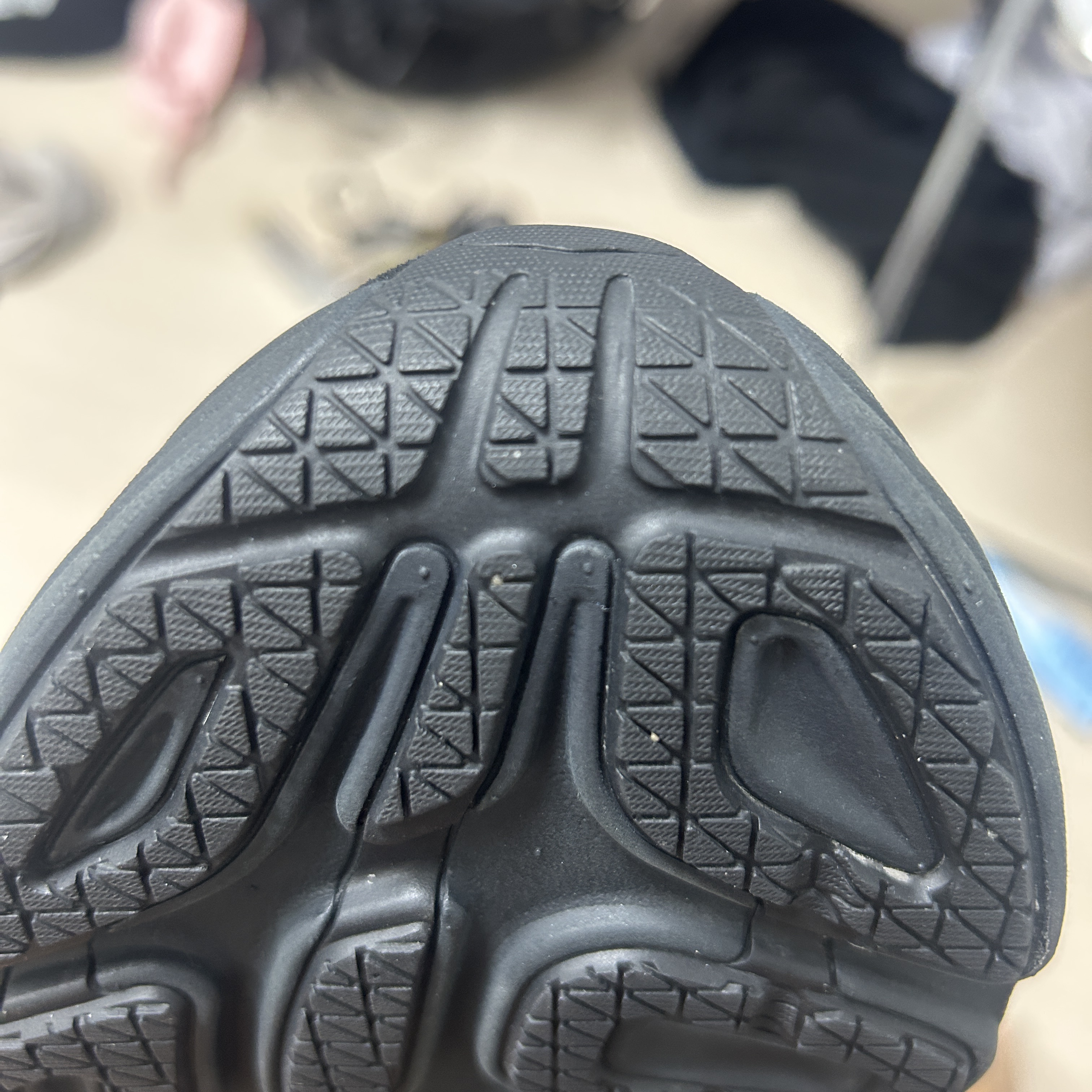 (W) Hoka Bondi 8 Black - Wide 착용 스타일 - 3