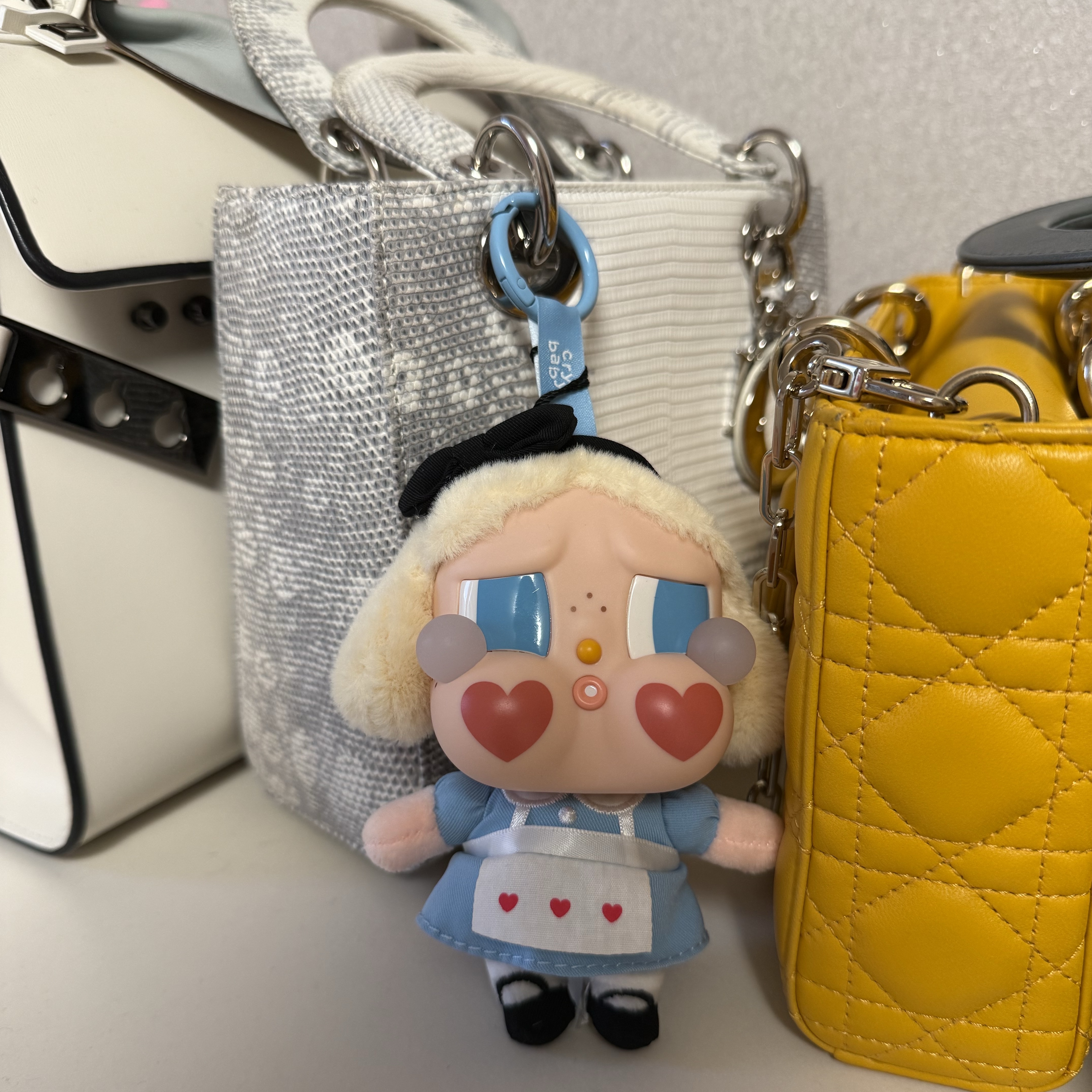 Pop Mart Crybaby Crying Again Series Plush Keyring She's Alice (Opened Case) 착용 스타일