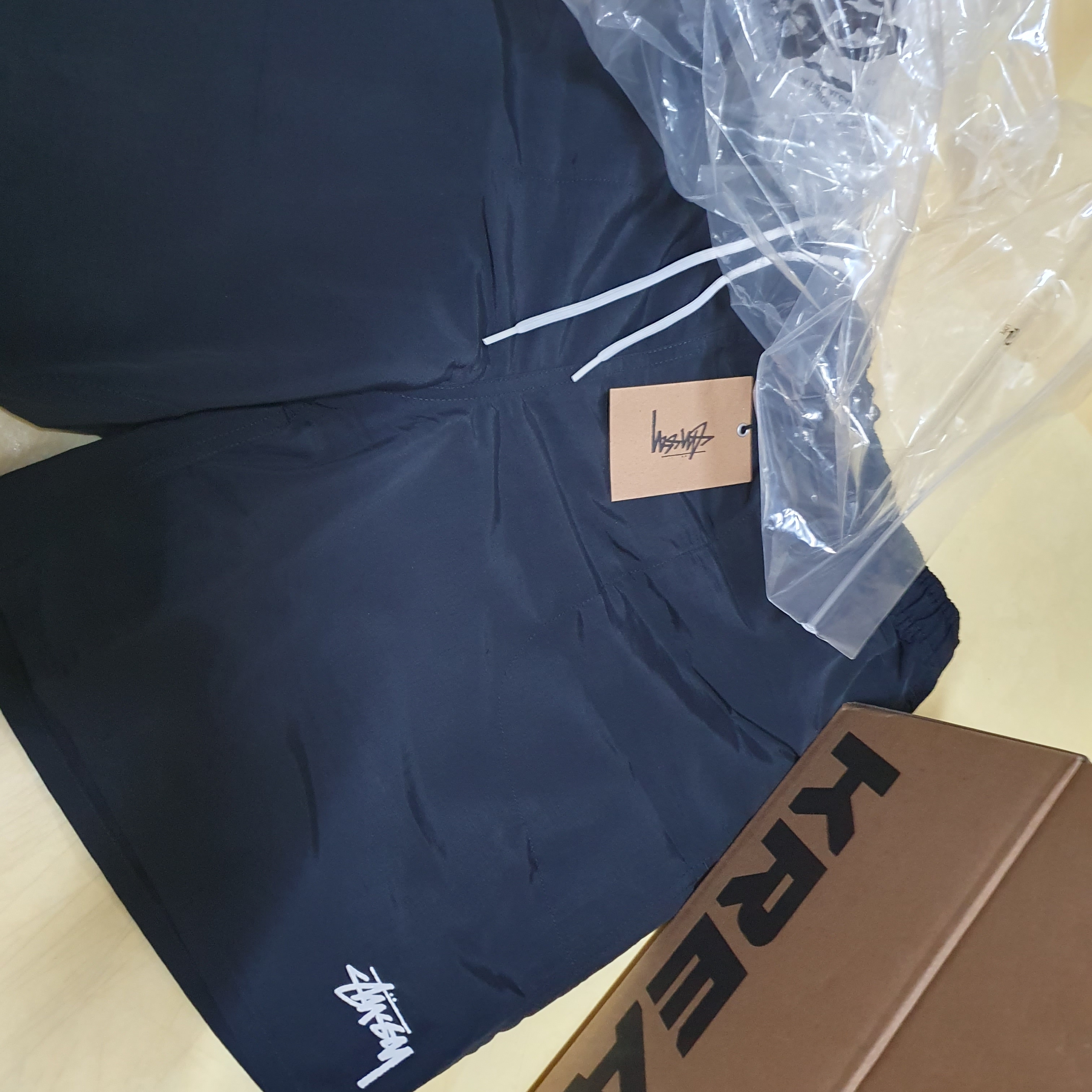 Stussy Stock Water Shorts Black 착용 스타일