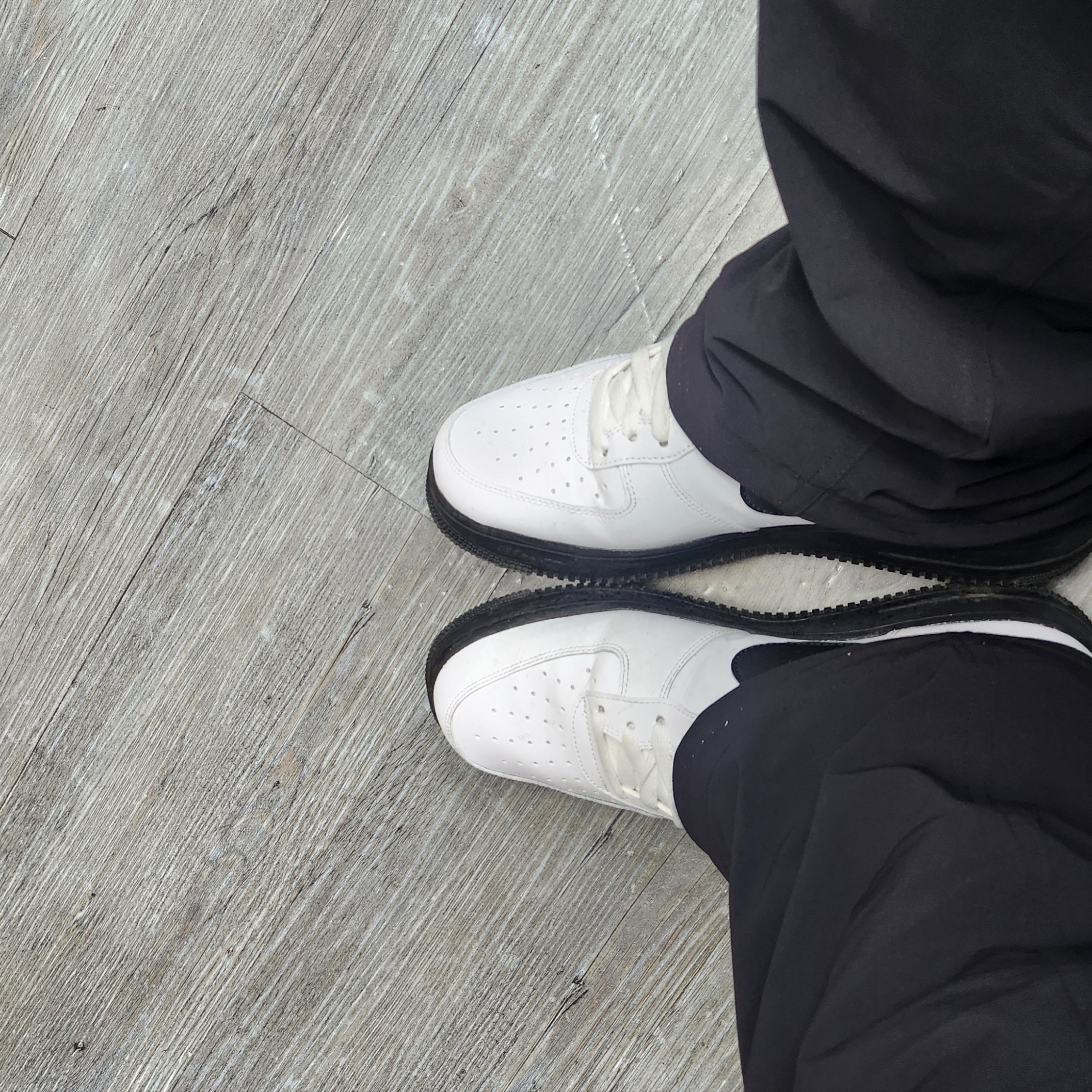 Nike Air Force 1 Low White Black Midsole 착용 스타일