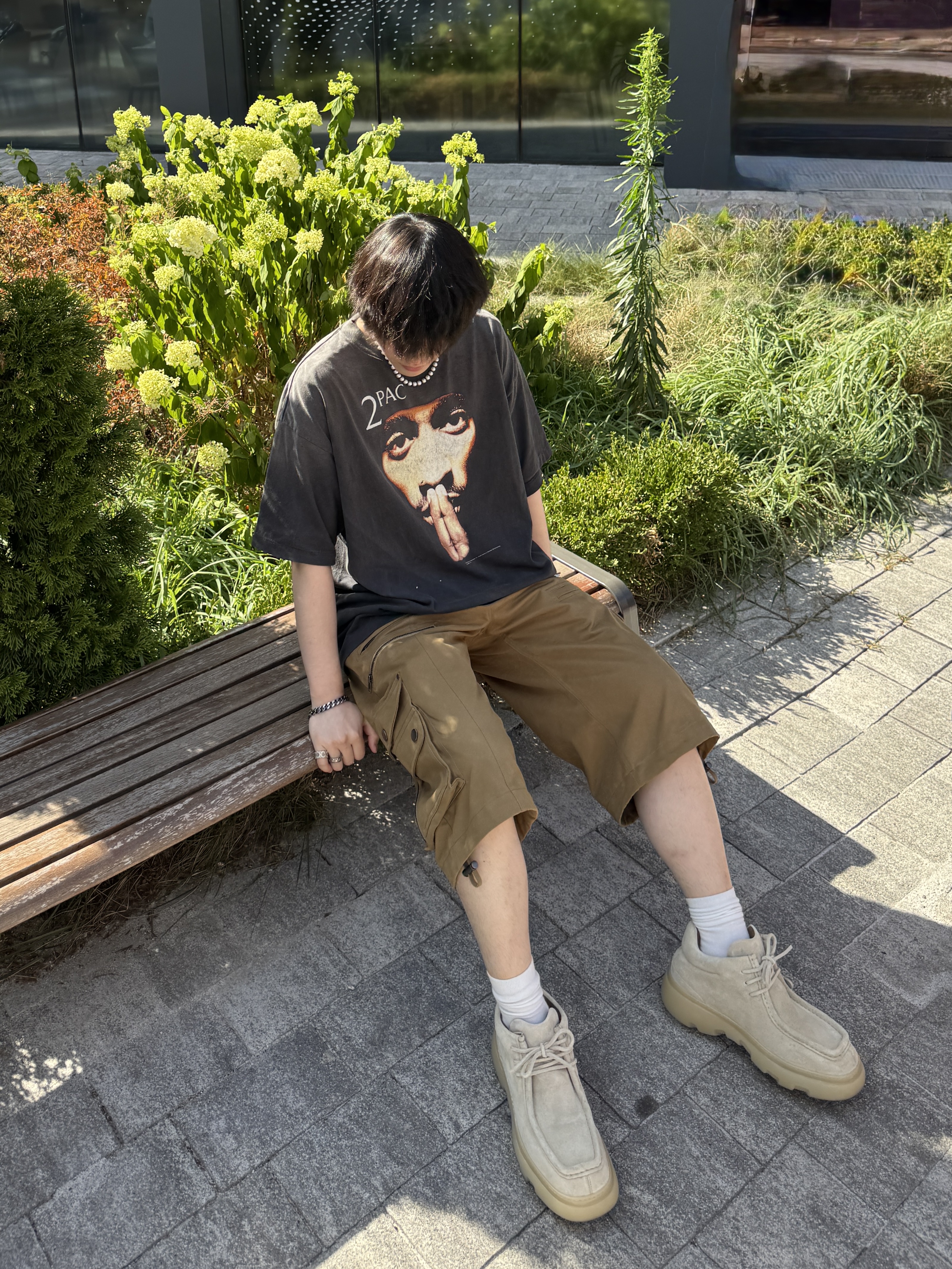 Saint Mxxxxxx x 2Pac S/S T-Shirt Black - 25SS, Burberry Suede Creeper Mid Shoes Clay 착용 스타일 - 3