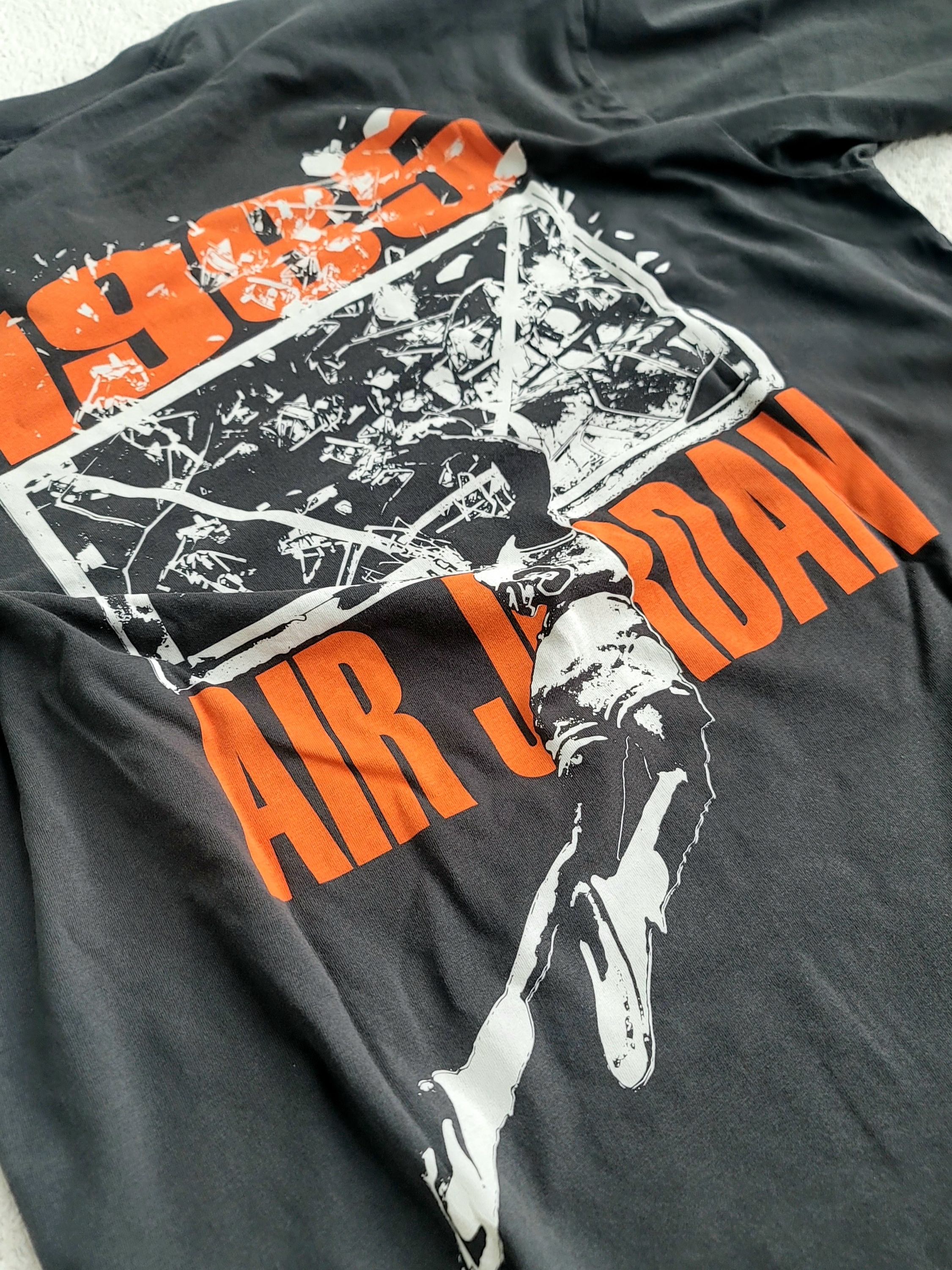 Jordan Brooklyn Oversized Graphic T-Shirt Off Noir Sail (IB3297-045) 착용 스타일