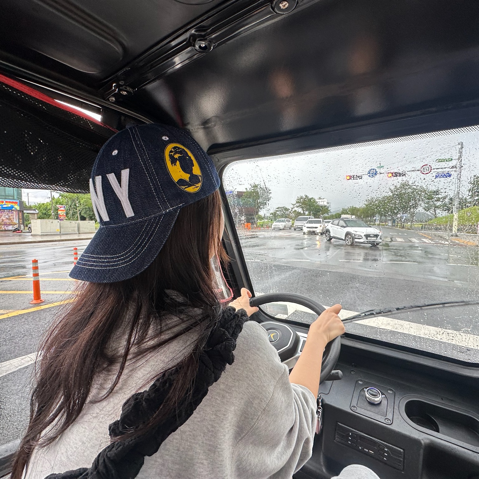 Honey Scoop House HNY Denim Cap Indigo 착용 스타일