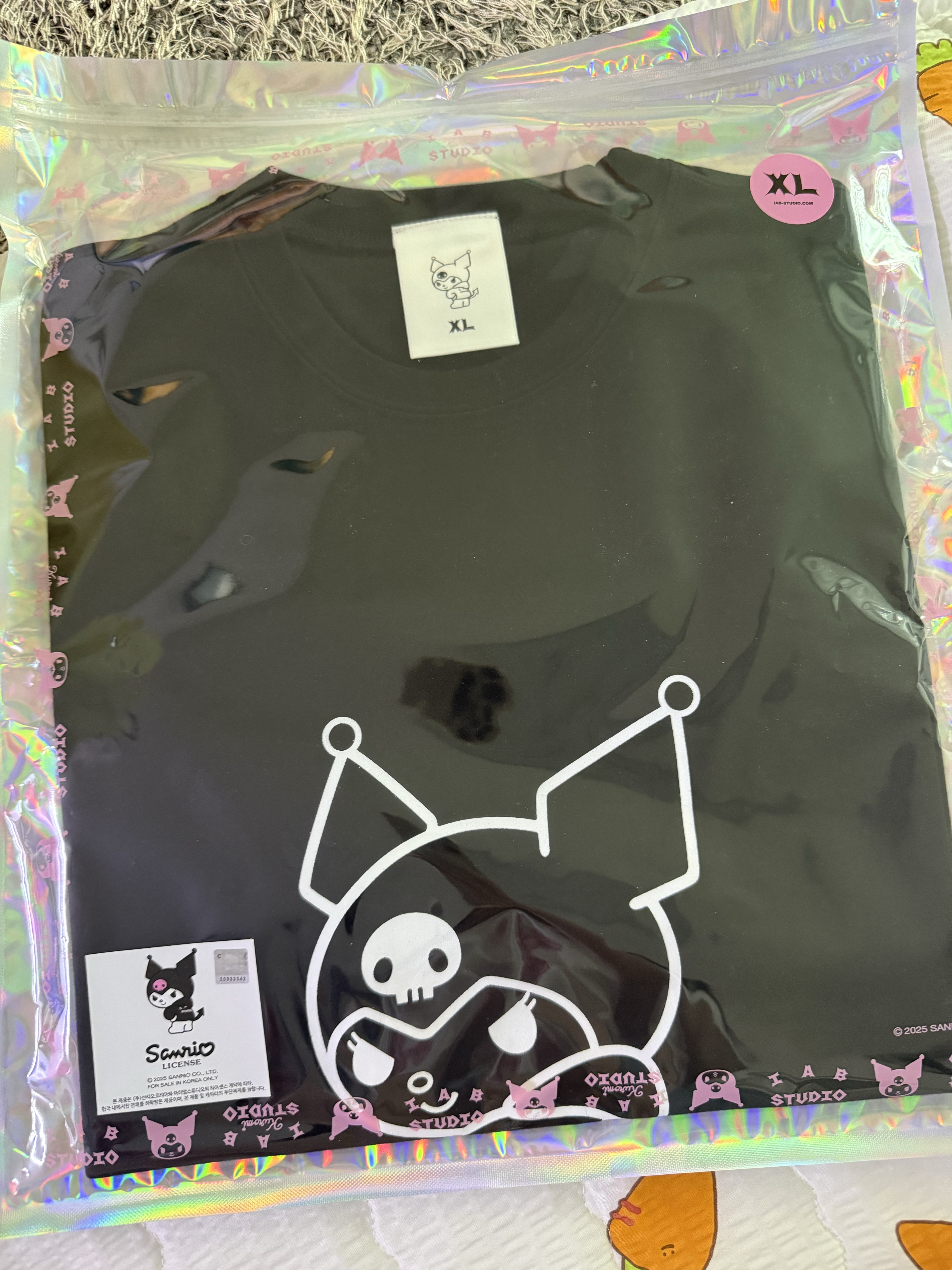 IAB Studio Kuromi T-shirts Black White 착용 스타일
