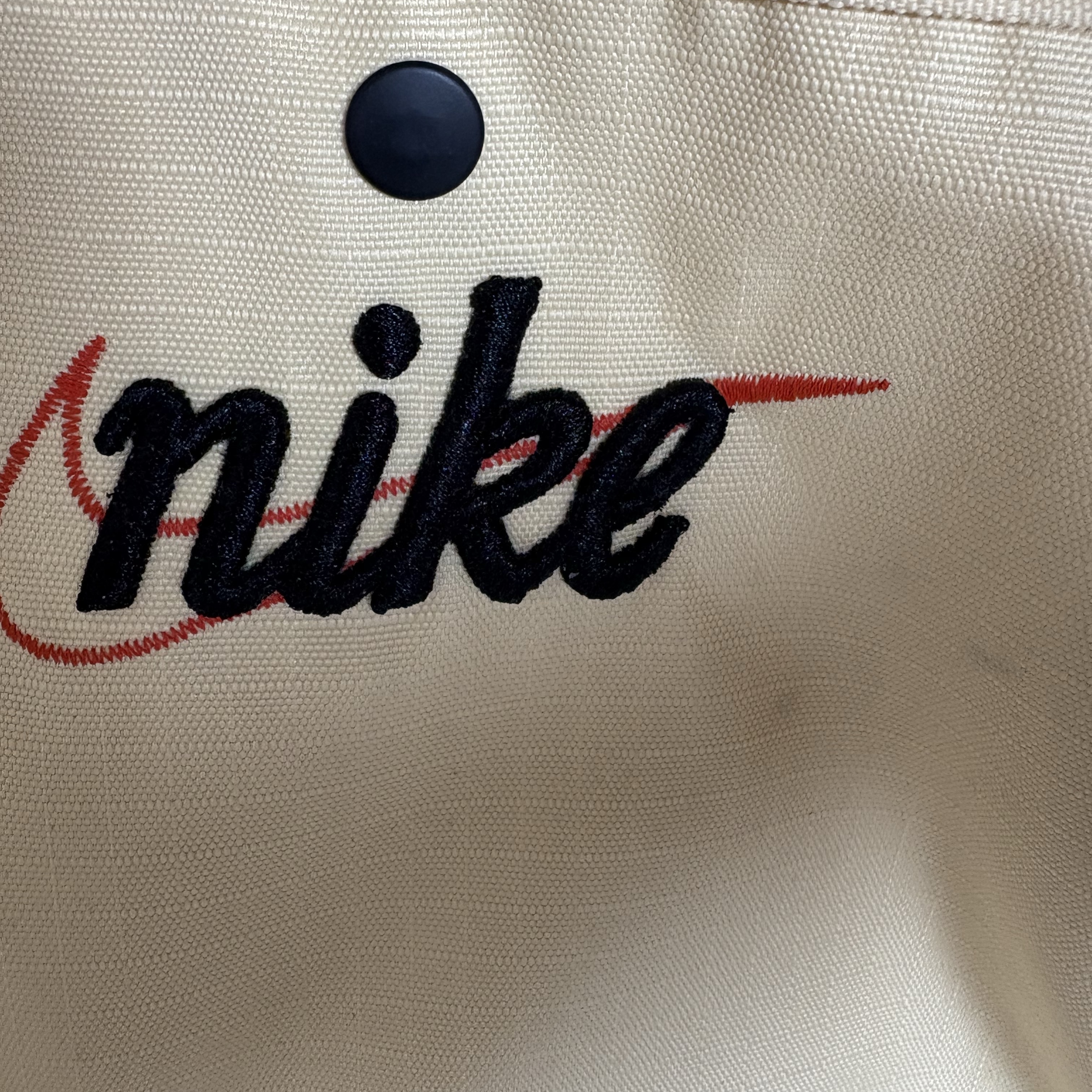 Nike Heritage Retro Duffle Bag 13L Pale Vanilla 착용 스타일