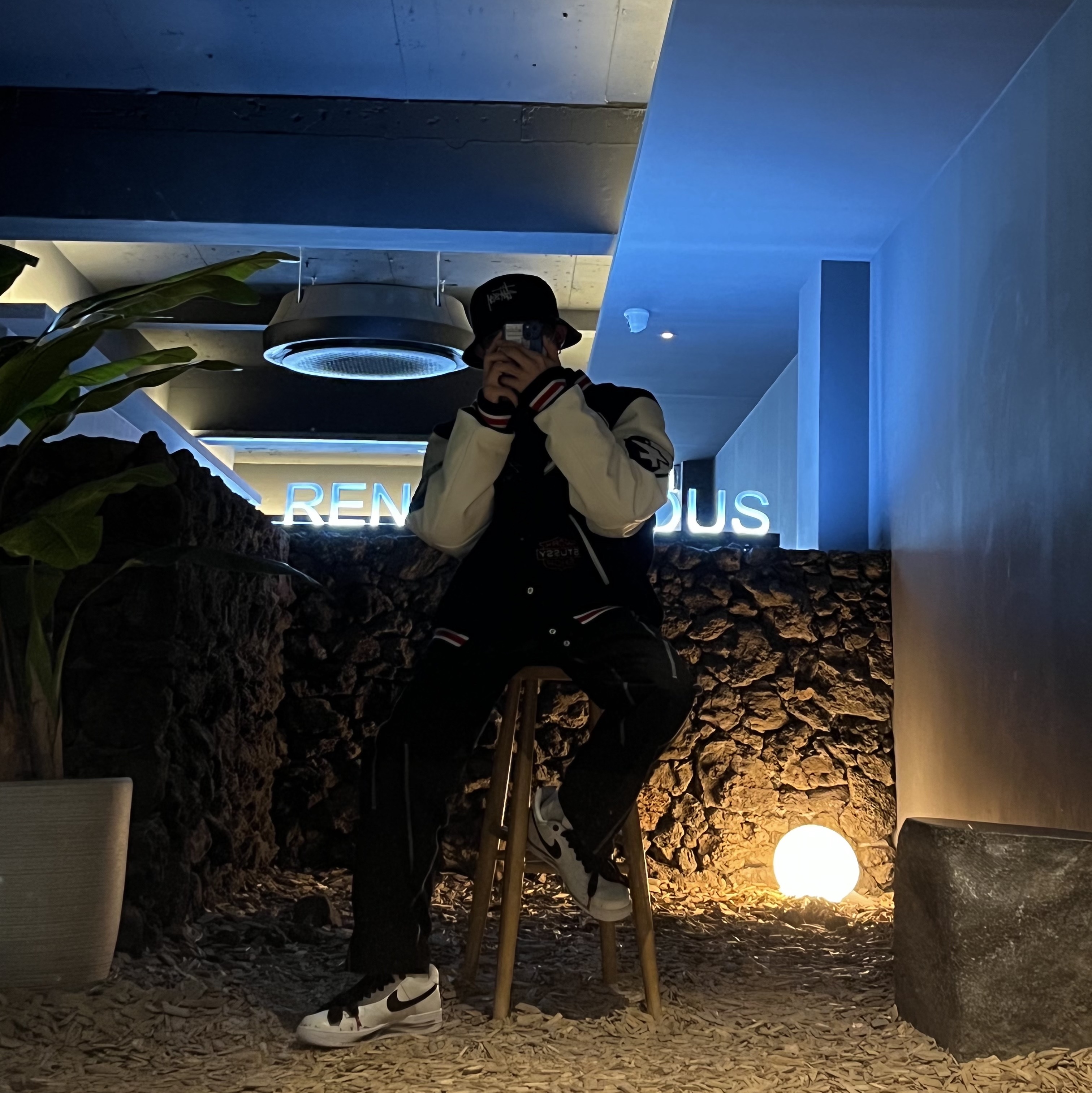Stussy x Our Legacy x Denim Tears TTL Varsity Jacket Black, Nike x Peaceminusone Air Force 1 Low Para-Noise 2.0 착용 스타일 - 2