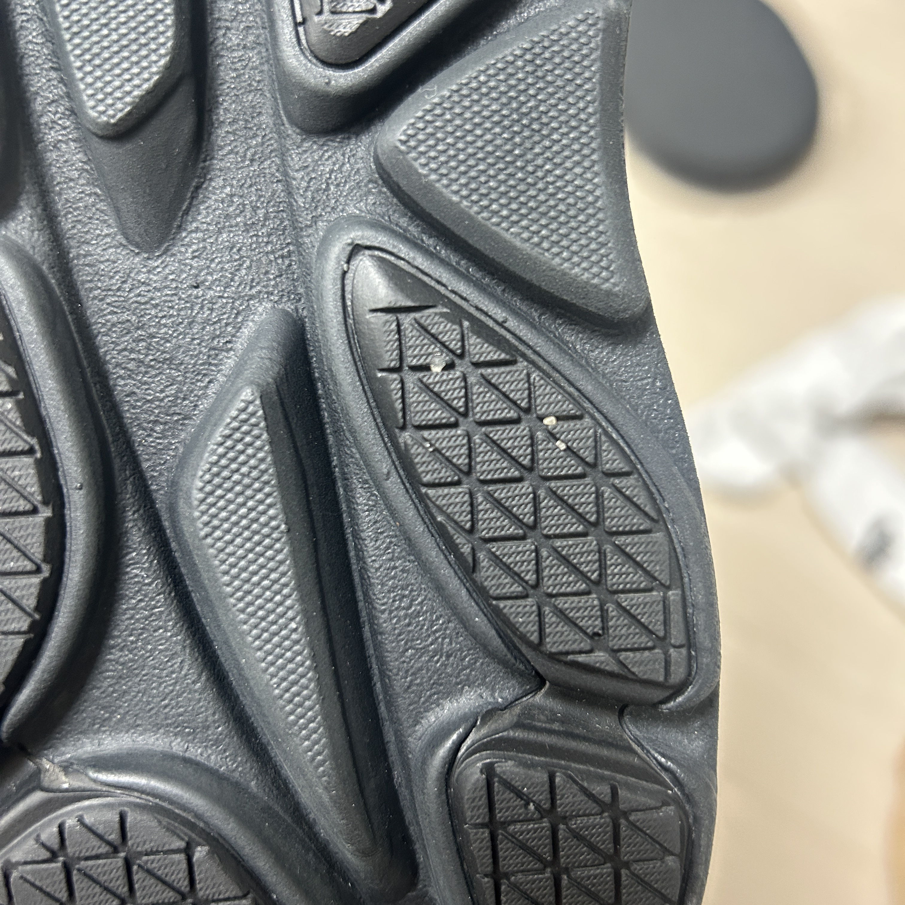 (W) Hoka Bondi 8 Black - Wide 착용 스타일 - 1