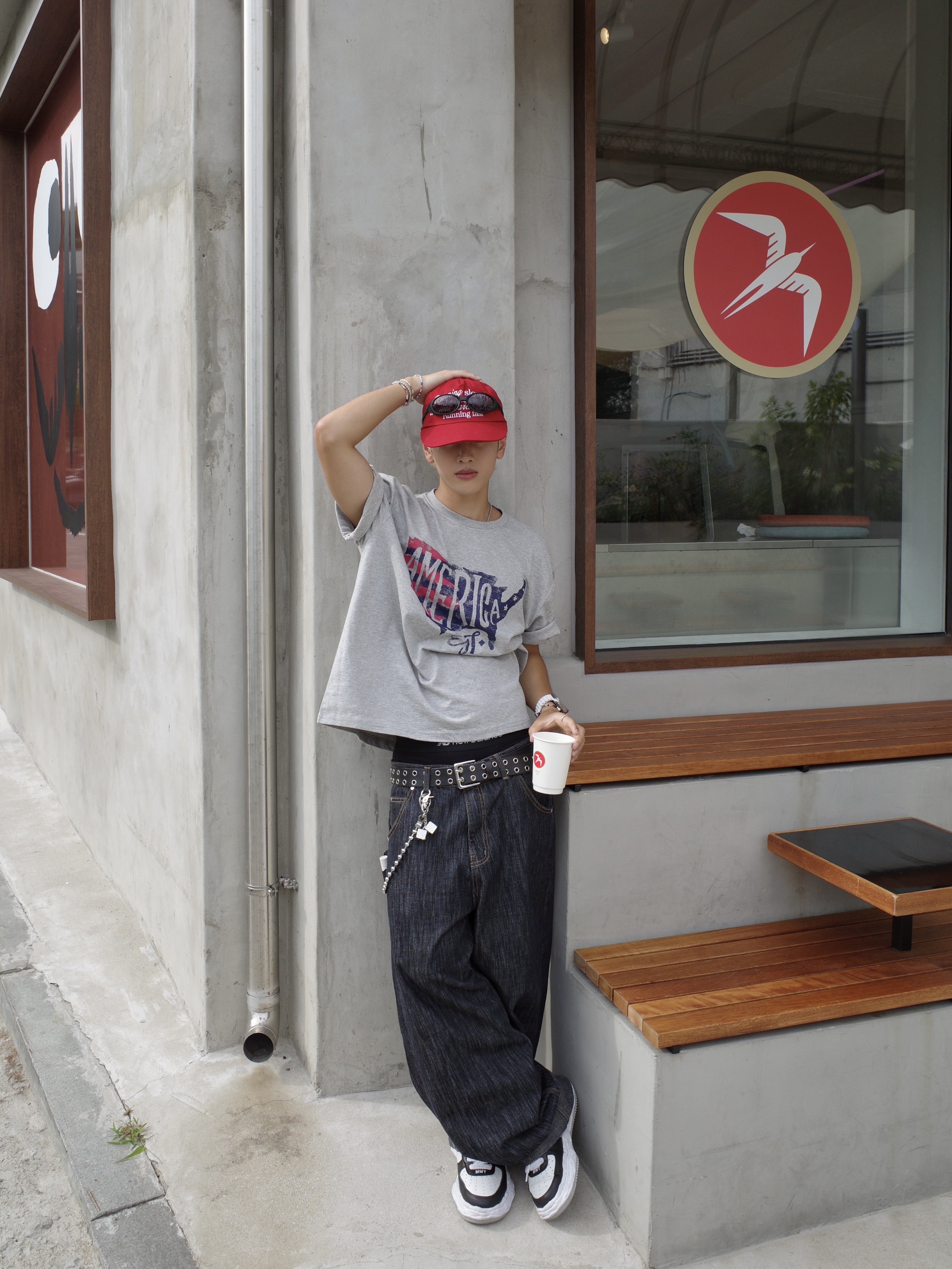 Maison Mihara Yasuhiro Wayne OG Sole Leather Low-top Sneakers Black White, Oakley Eye Jacket Redux Matte Black Frame Prizm Grey Lenses High Bridge Fit 착용 스타일 - 2