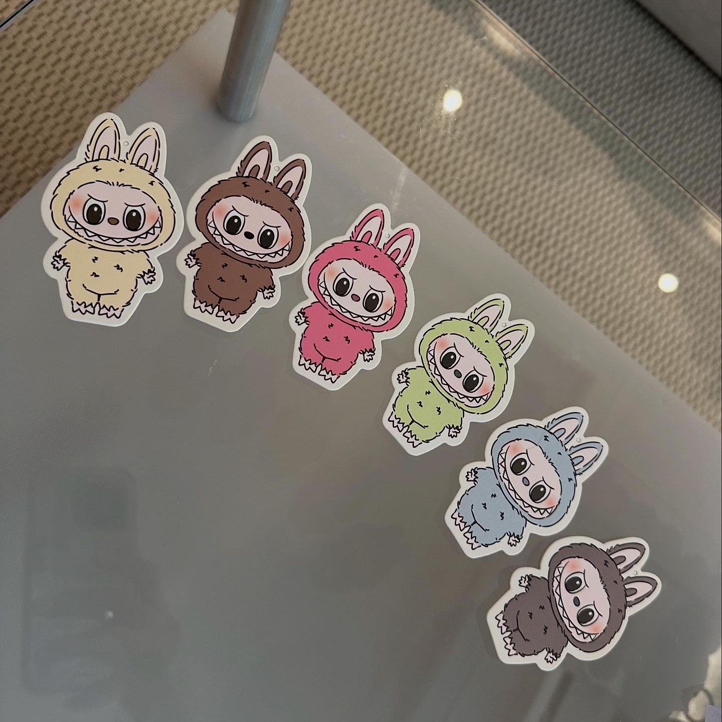 Pop Mart The Monsters Labubu Tasty Macarons Series Sealed Case (6 Blind Boxes) 착용 스타일 - 2