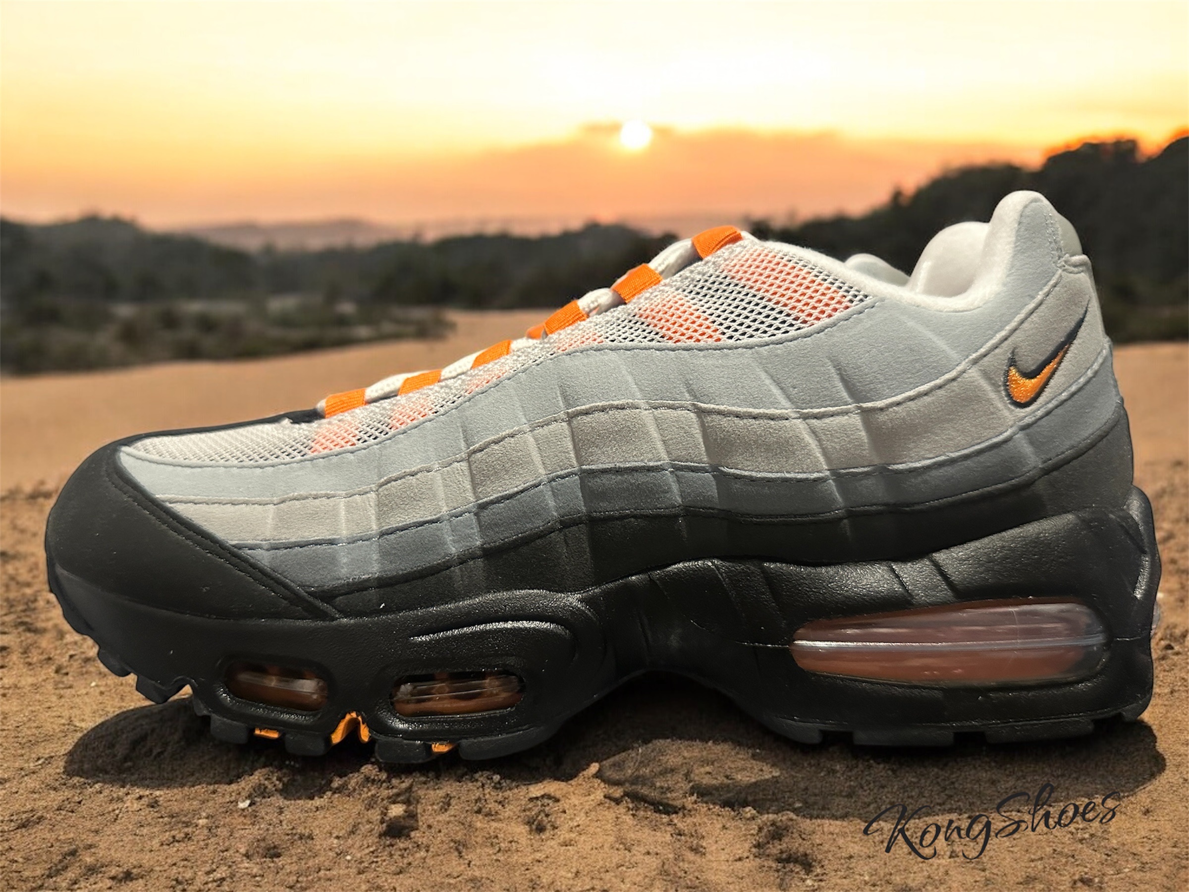 Nike Air Max 95 OG Bright Mandarin 착용 스타일