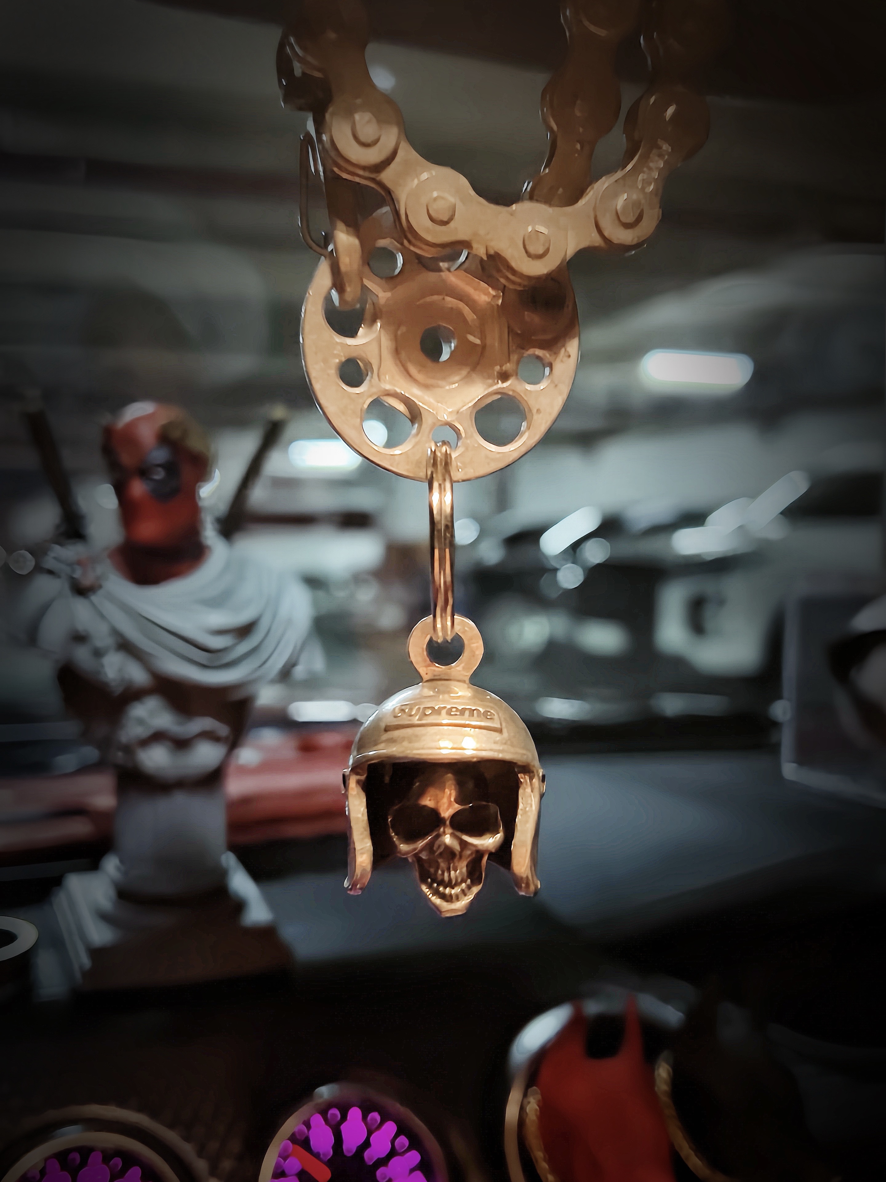 Supreme Skull Bell Keychain Silver - 25SS, Supreme x Rawlings Aerial Baseball Multicolor - 23FW 착용 스타일 - 1