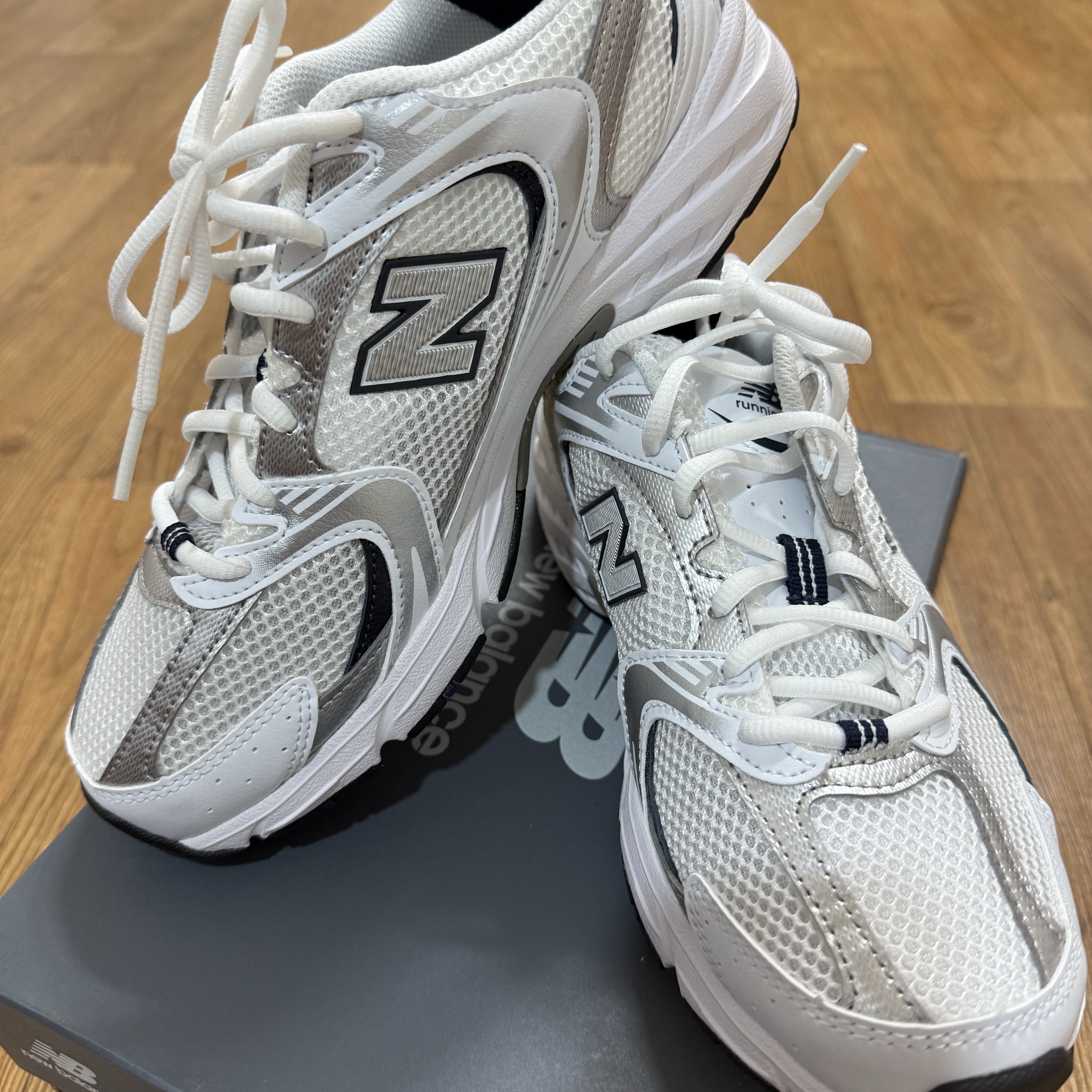 New Balance 530 White 착용 스타일 - 3