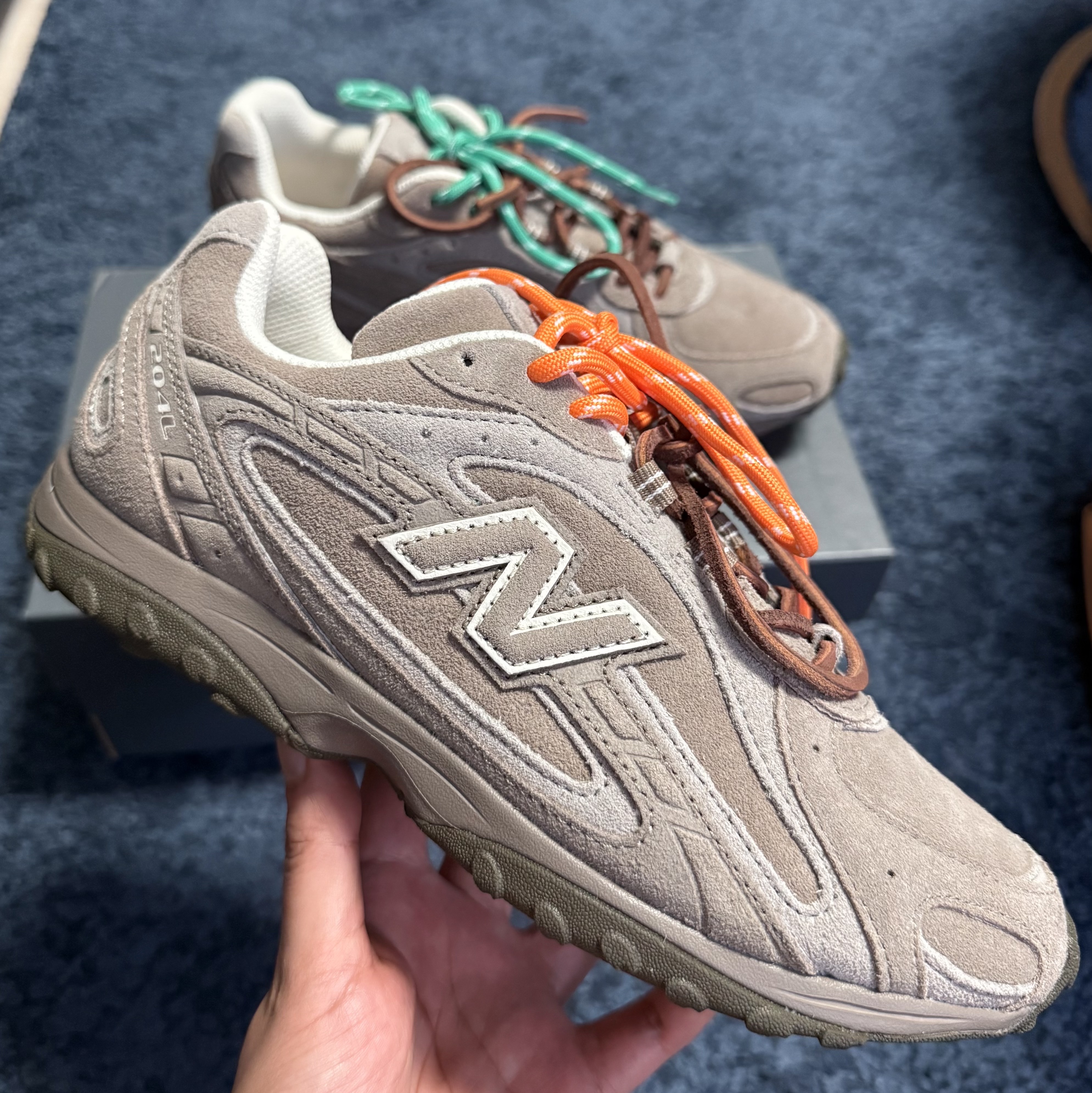 New Balance 204L Suede Mushroom Arid Stone 착용 스타일