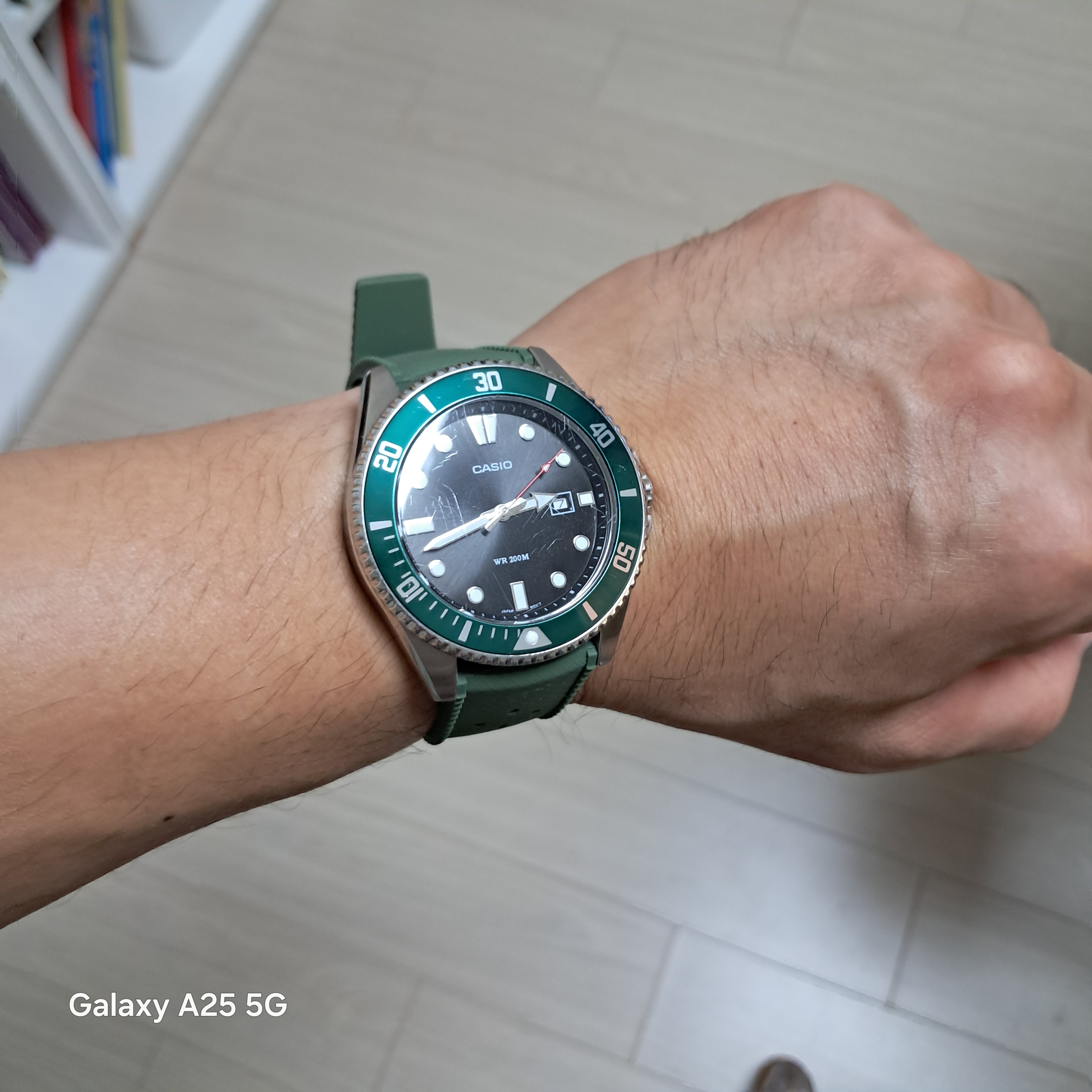 Casio MDV-107D-3AV 착용 스타일 - 2