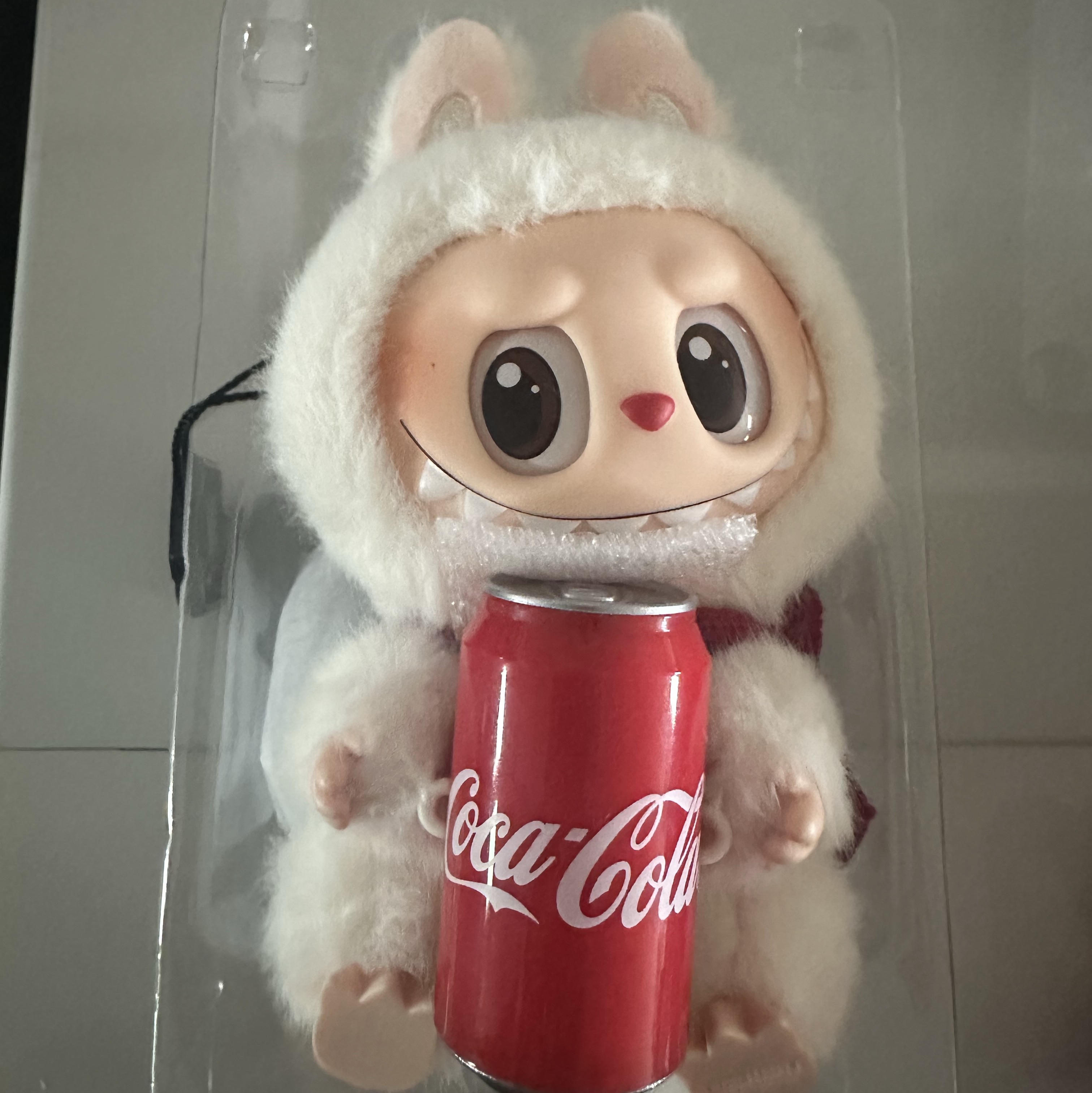 Pop Mart Labubu Coca Cola Series Happy Factor Keyring (Opened Case) 착용 스타일